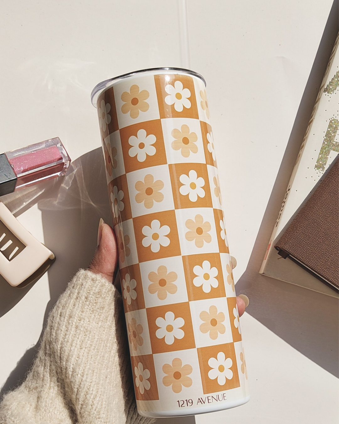 Colossal Tumbler 700ml with Straw | Daisy Dreamer All Over Print| Double Walled Insulated Tumbler 7-8 hrs