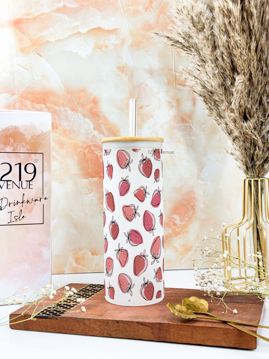 Frosted Grande Sipper 650ml| Fraise Charm Print| 20oz Tall Tumbler with Straw and Lid