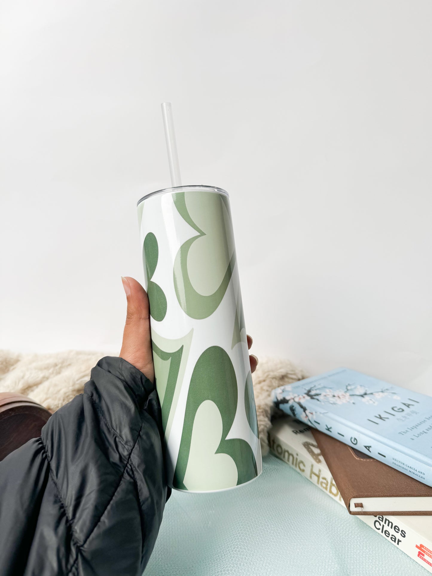 Colossal Tumbler 700ml with Straw | Sage Hearty Swirl Print| Double Walled Insulated Tumbler 7-8 hrs
