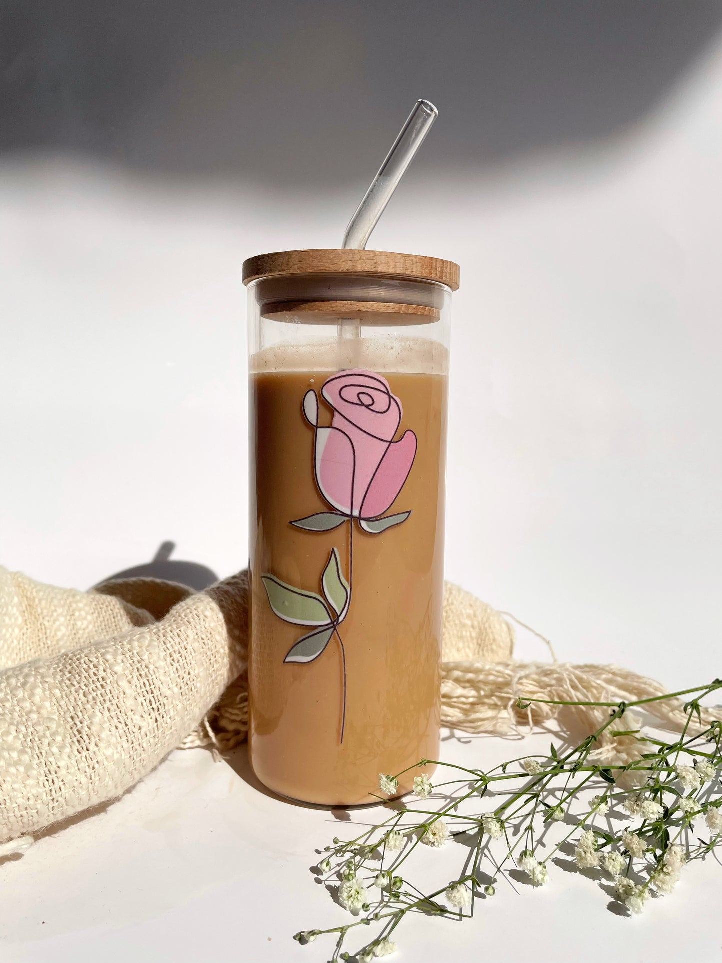Grande Sipper 650ml| Minimalistic Rose Print| 22 oz Coffee Tumbler with Straw and Lid