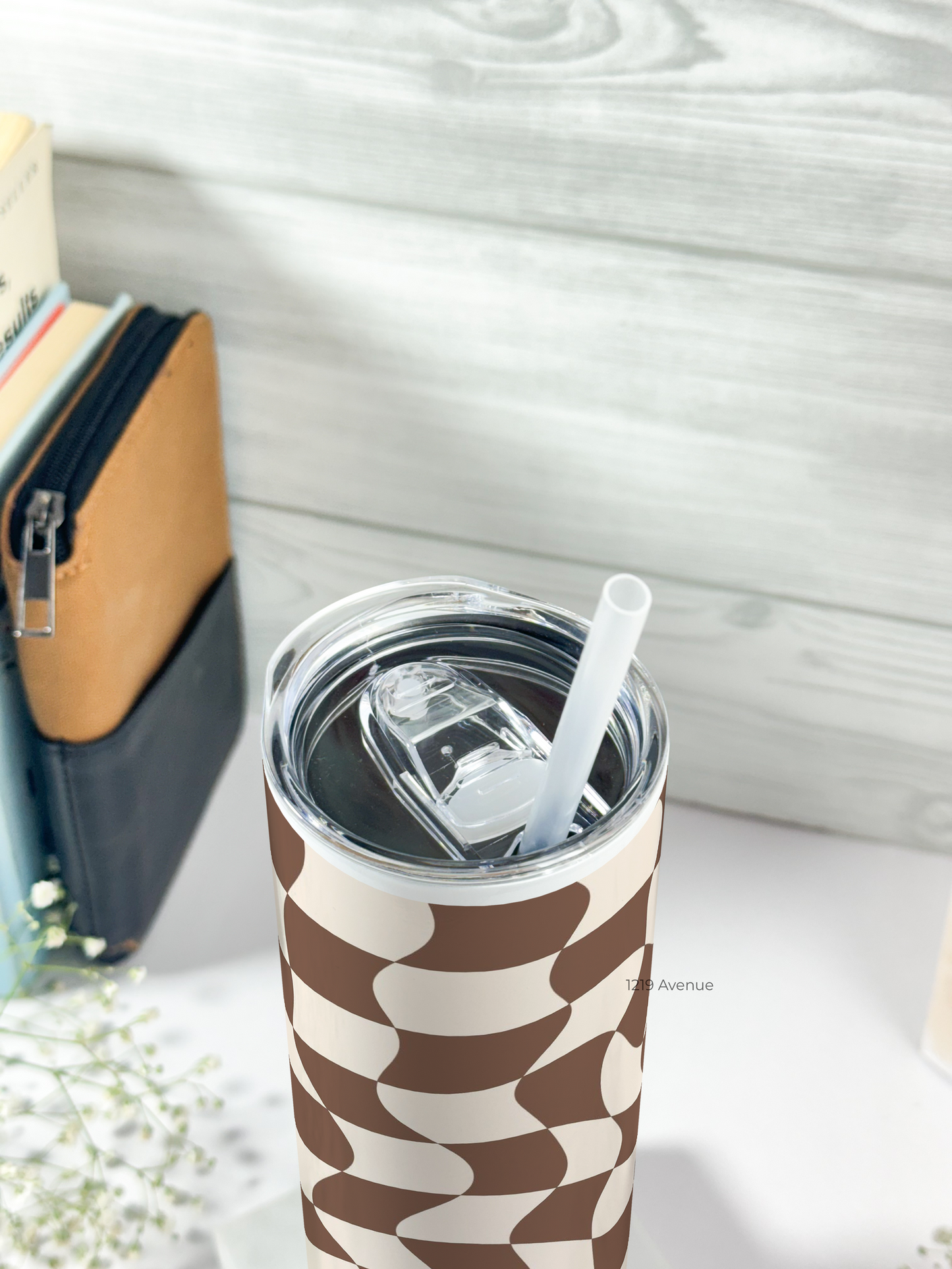 Colossal Tumbler 700ML with Straw | Aesthetic Girlie Print |Double Walled Insulated Tumbler 7-8 hrs