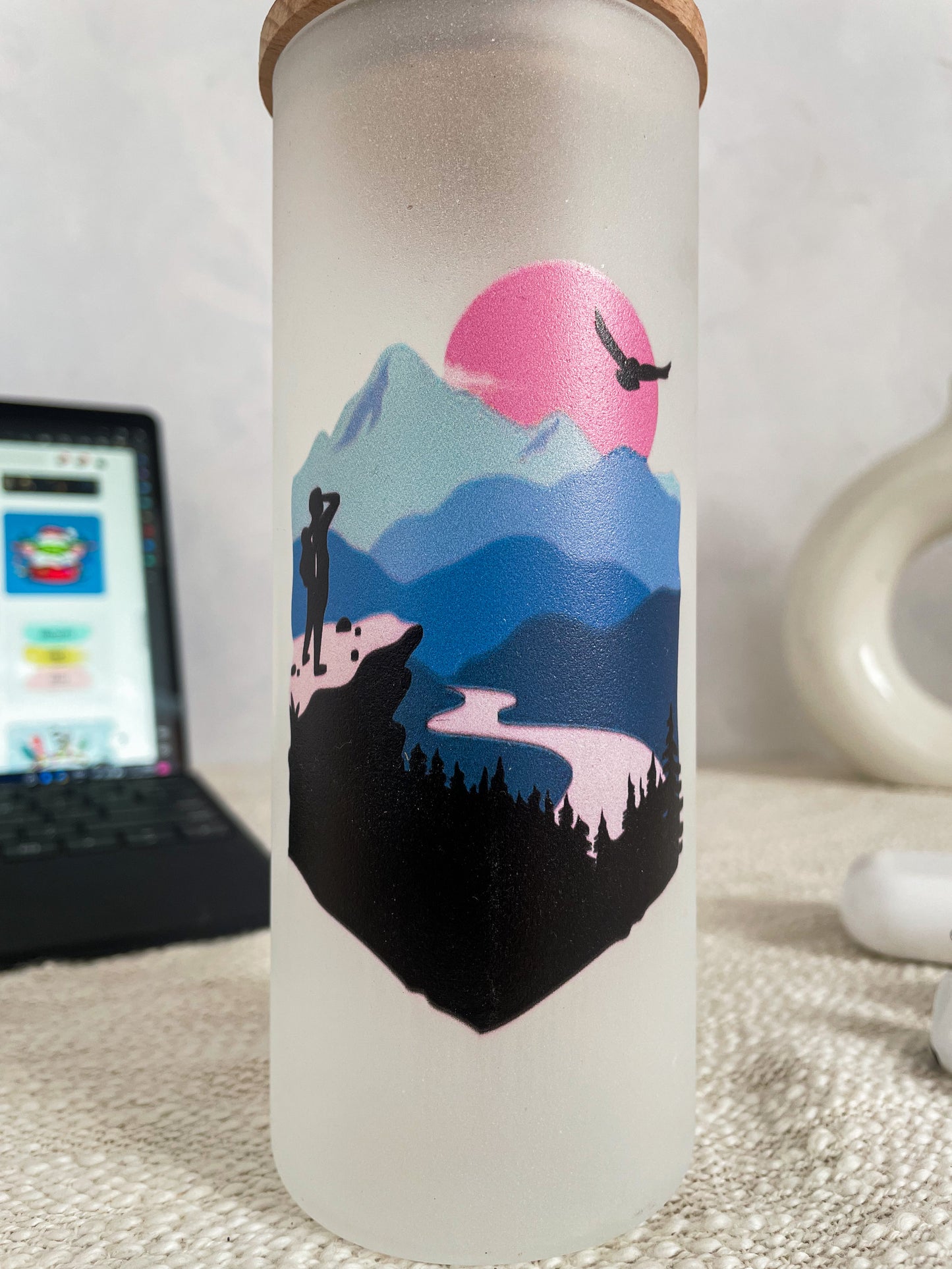 Frosted Grande Sipper 650ml| Heart In Mountain Print| 20oz Tall Tumbler with Straw and Lid