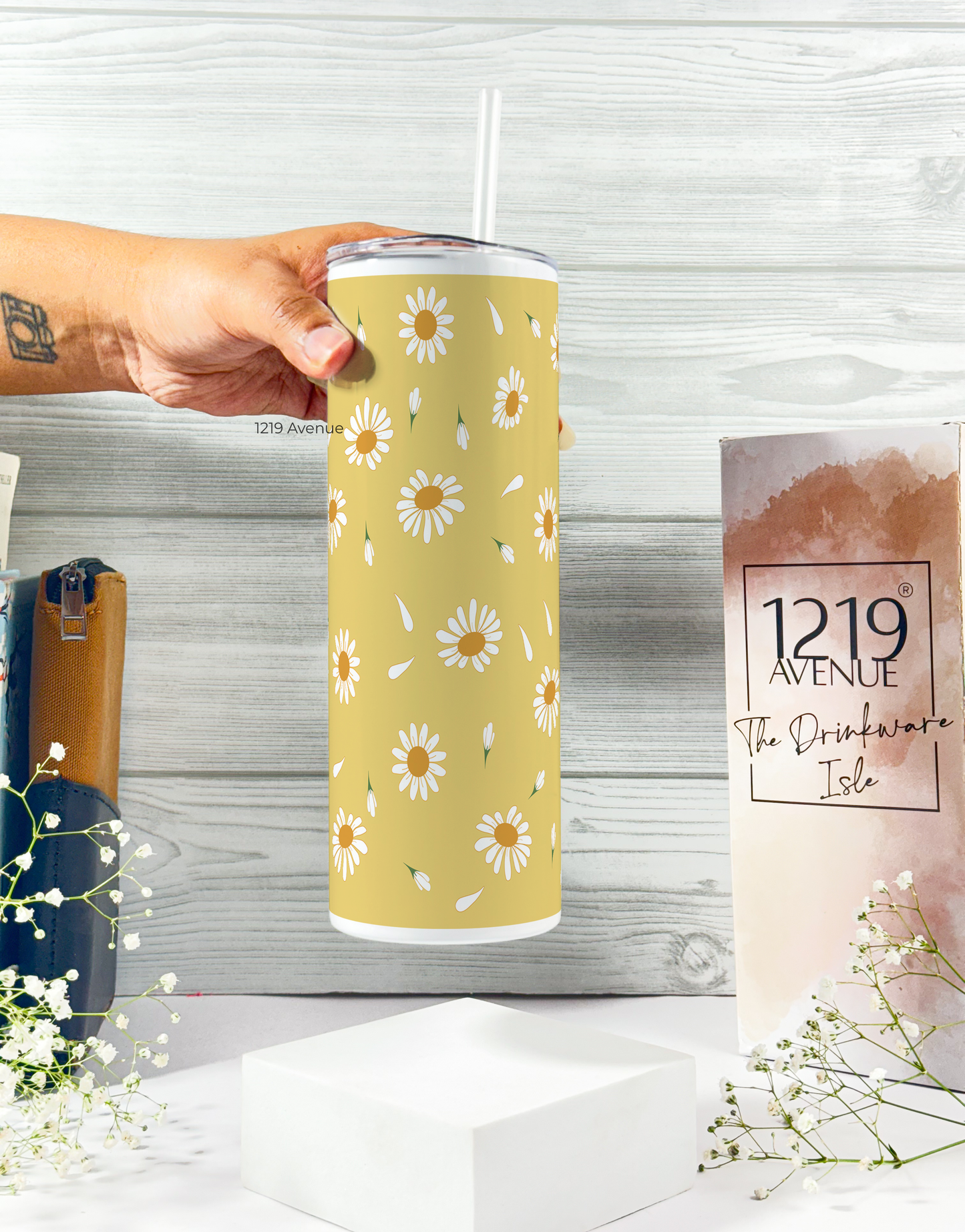 Colossal Tumbler 750ML with straw| Meadow of Daisy Print |Double Walled Insulated Tumbler