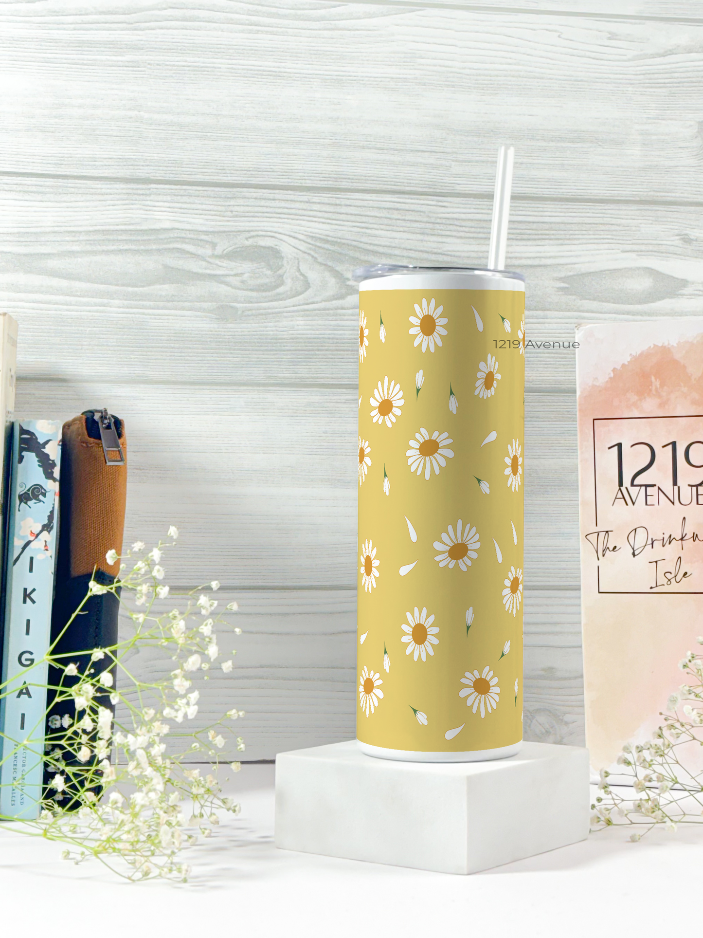 Colossal Tumbler 750ML with straw| Meadow of Daisy Print |Double Walled Insulated Tumbler