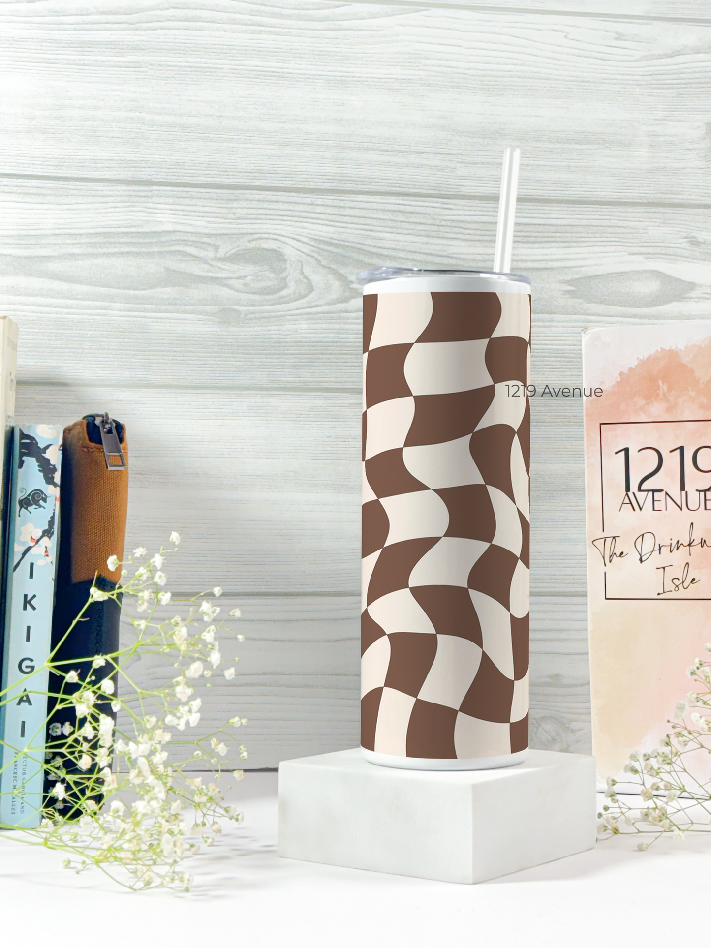 Colossal Tumbler 700ML with Straw | Aesthetic Girlie Print |Double Walled Insulated Tumbler 7-8 hrs