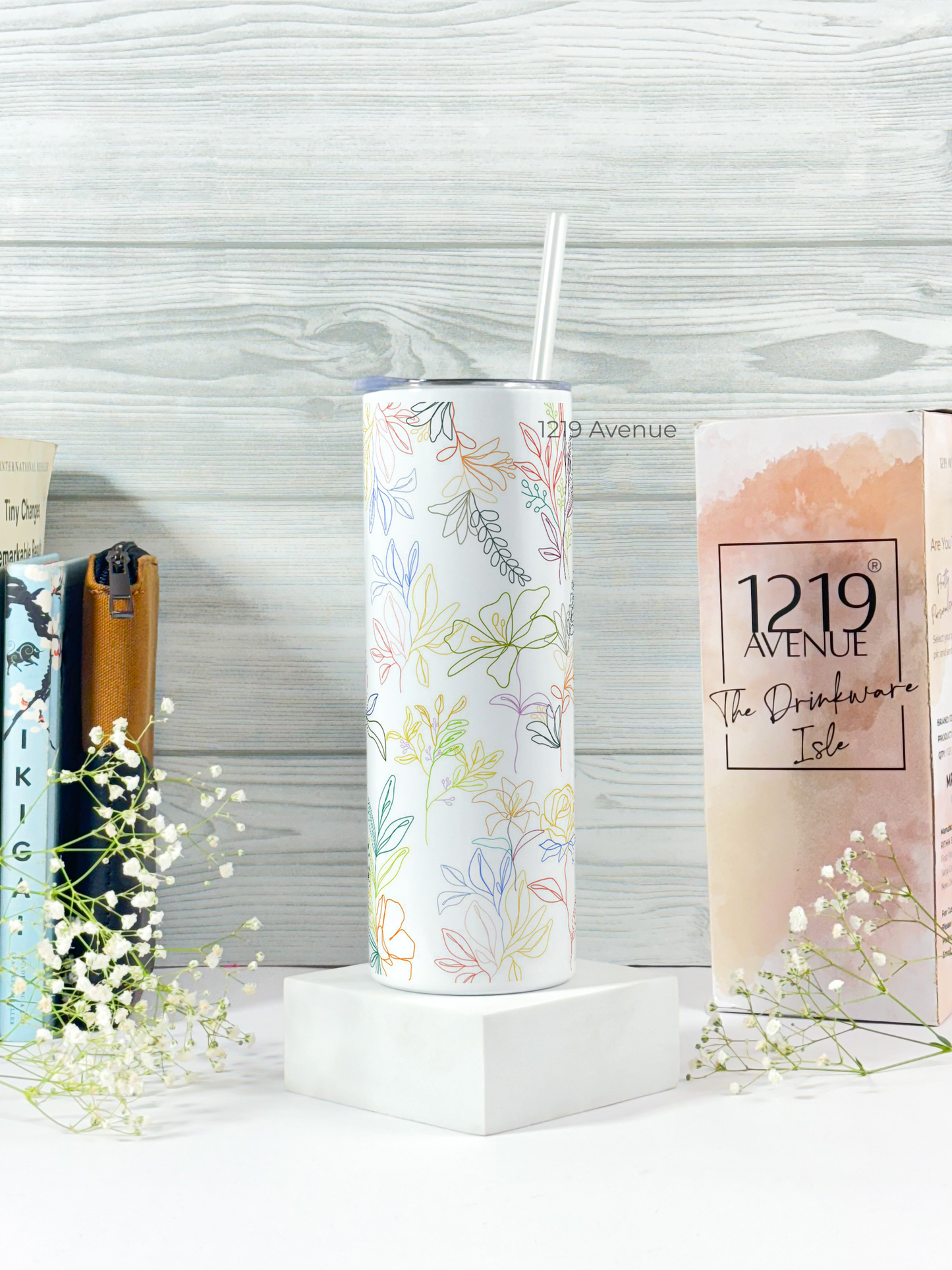 Colossal Tumbler 700ML with Straw| Floral Line Art Print |Double Walled Insulated Tumbler 7-8 hrs