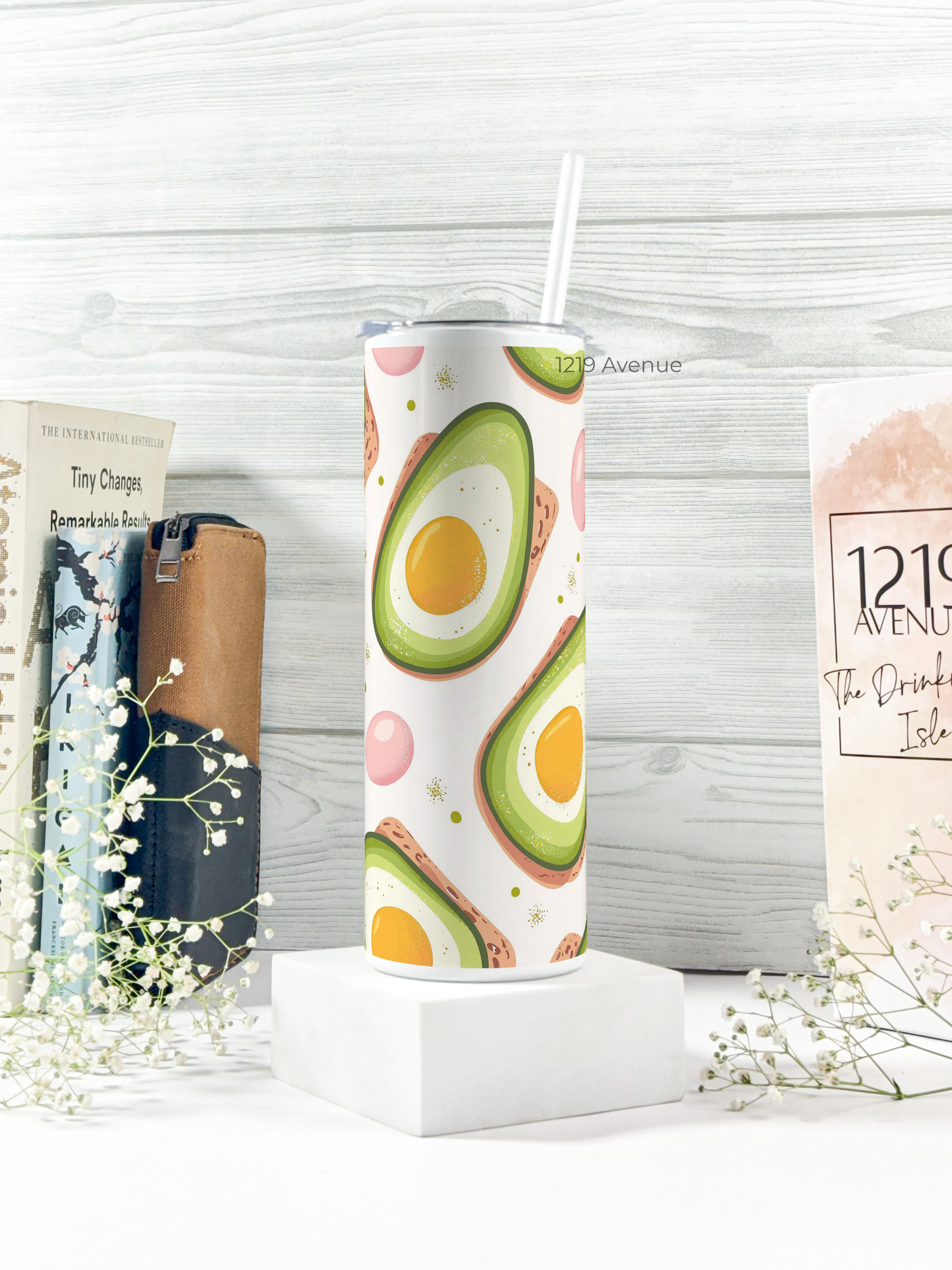 Colossal Tumbler 700ML with Straw | Avobae Print |Double Walled Insulated Tumbler 7-8 hrs