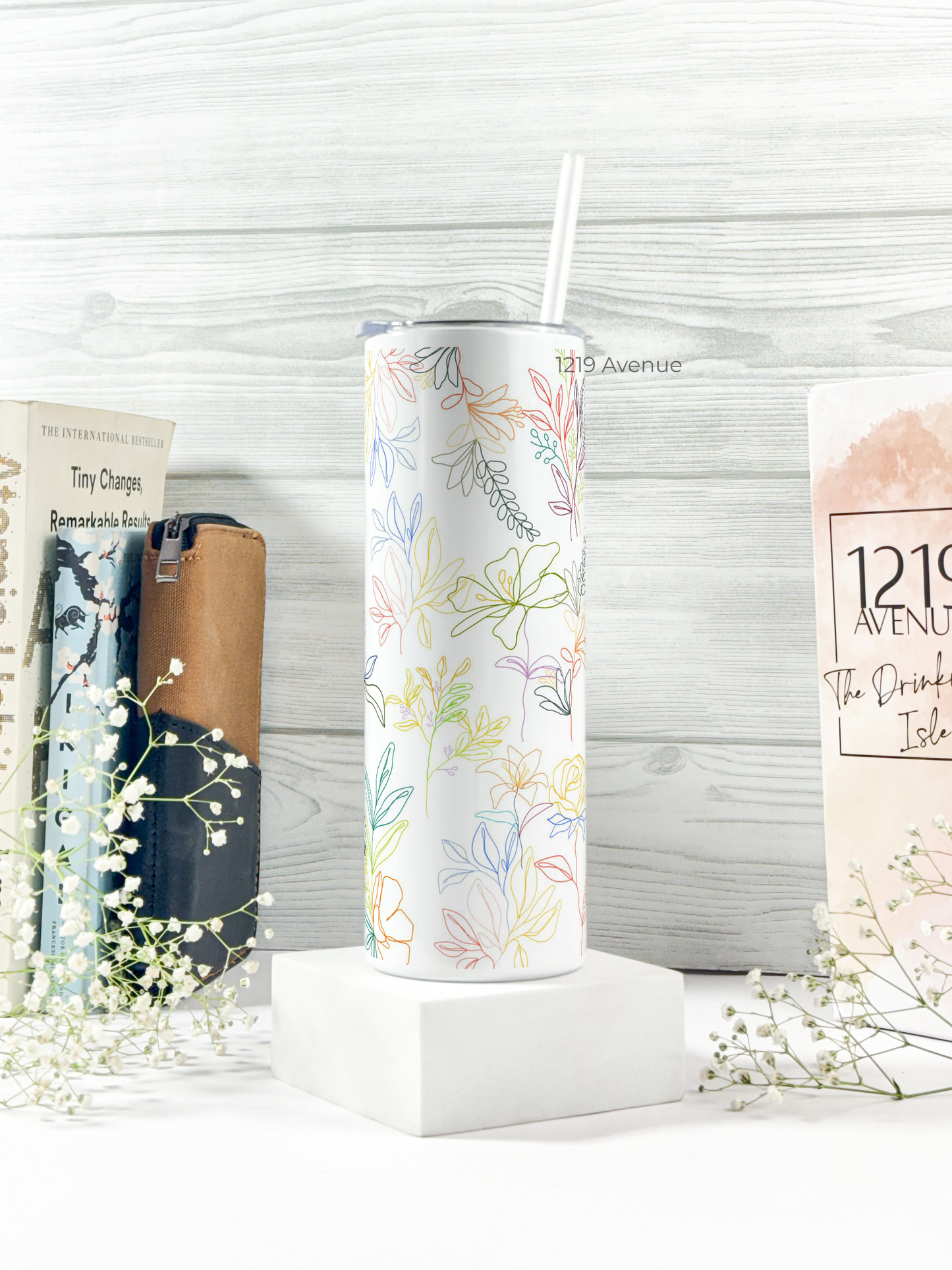Colossal Tumbler 700ML with Straw| Floral Line Art Print |Double Walled Insulated Tumbler 7-8 hrs