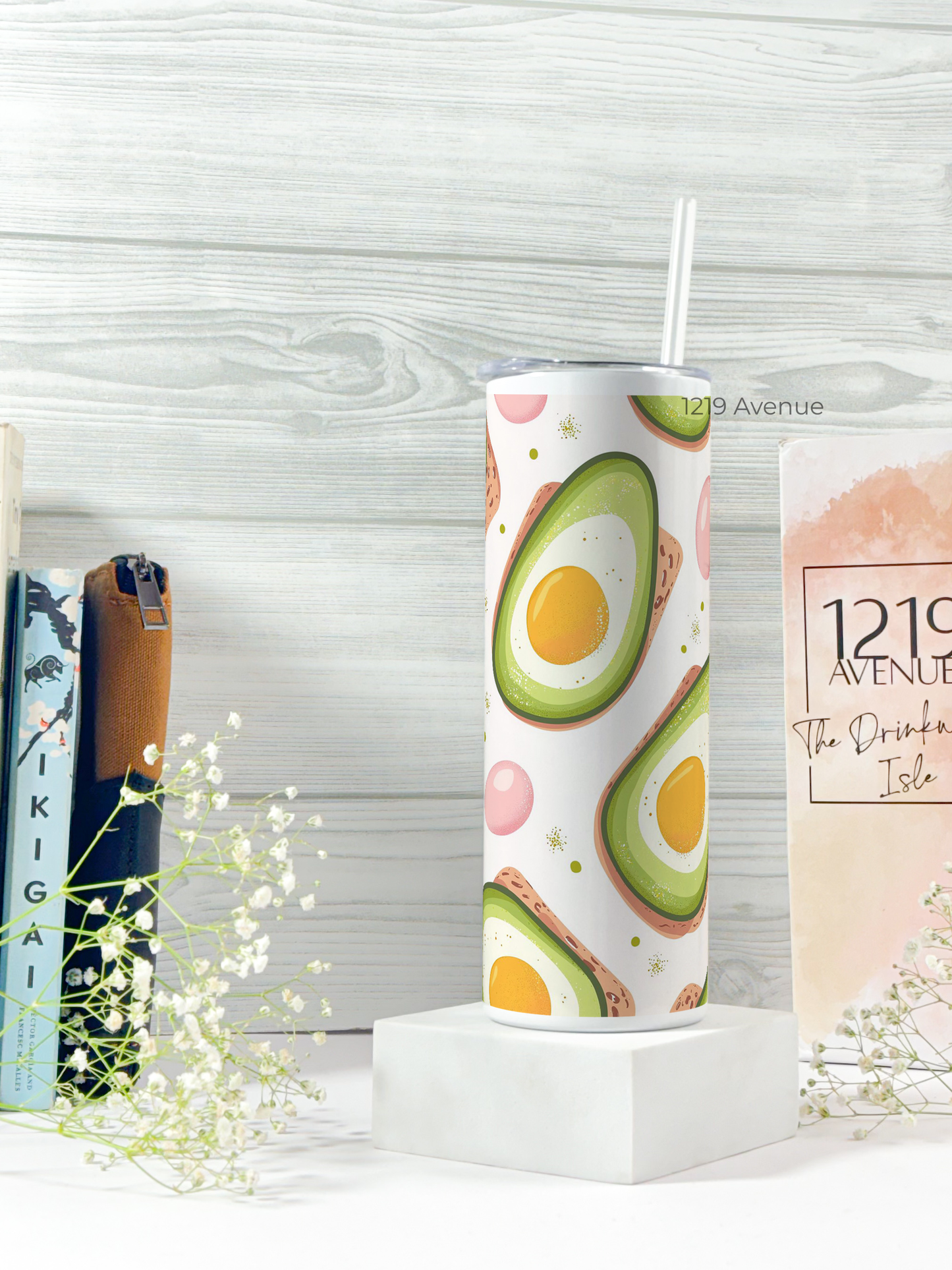 Colossal Tumbler 700ML with Straw | Avobae Print |Double Walled Insulated Tumbler 7-8 hrs