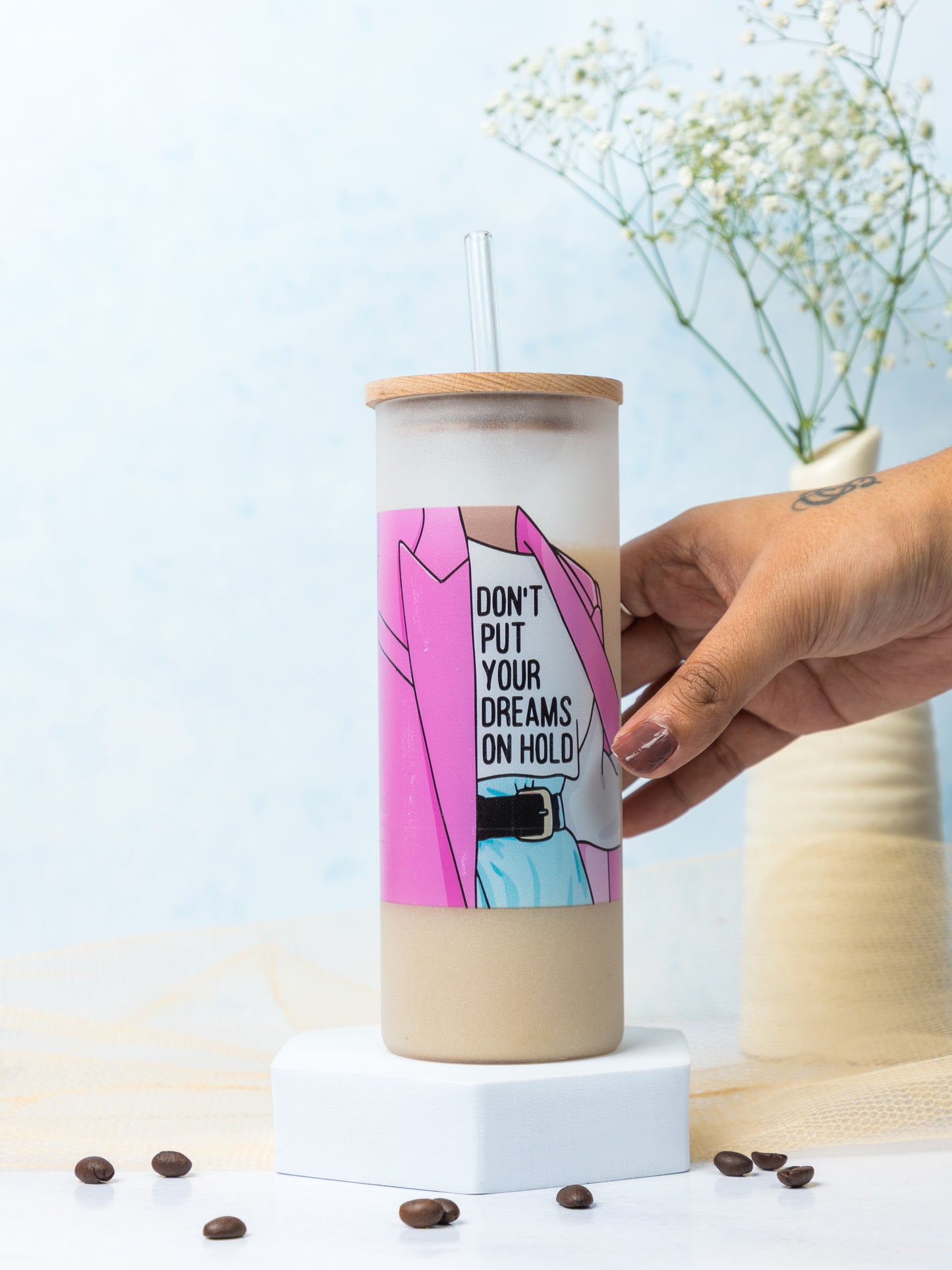 Frosted Grande Sipper 650ml| Don't Put Dreams on Hold Print| 20oz Tall Tumbler with Straw and Lid