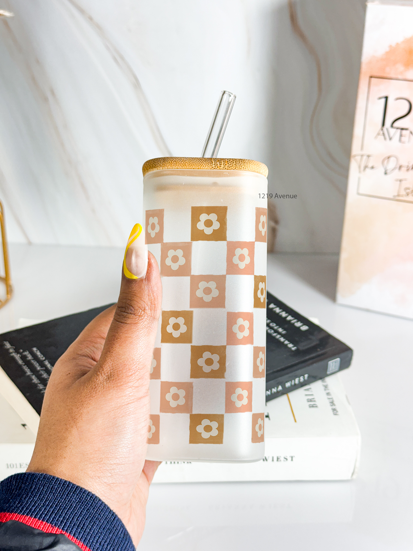 Squaro Sipper 450ml| Sage Daisy Dreamer Design| Permanent Prints| Coffee Glass Tumbler with straw and lid