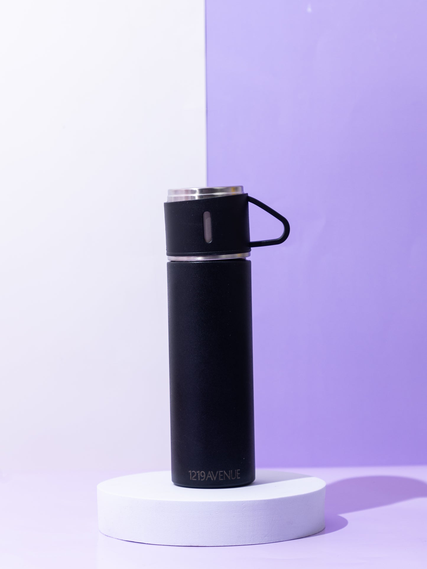 1219 Avenue Insulated Vacuum Flask with 3 cups 14hrs+ hot and Cold