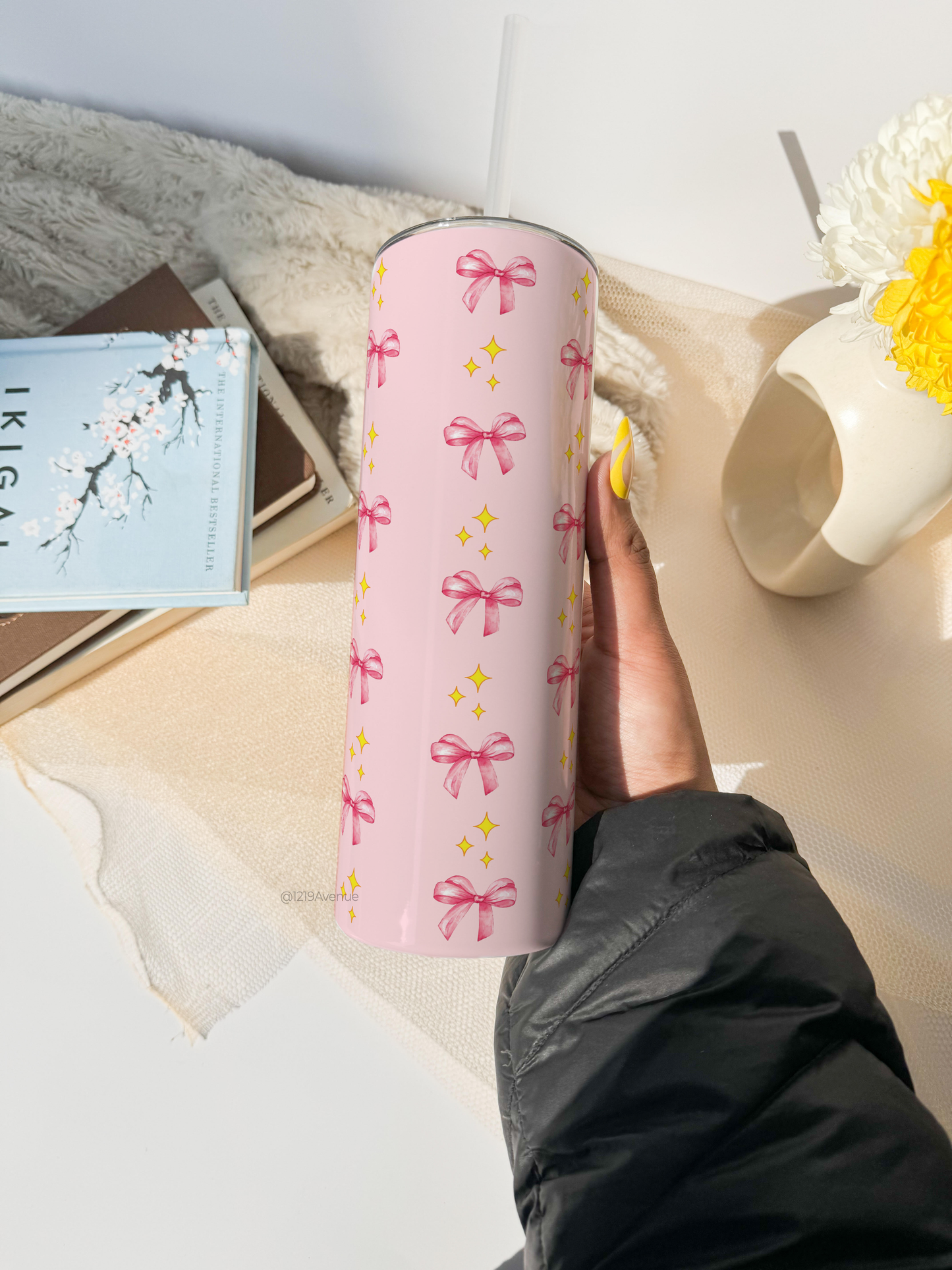 Colossal Tumbler 700ML with Straw| Sparkles And Bows All Over Print |Double Walled Insulated Tumbler 7-8 hrs