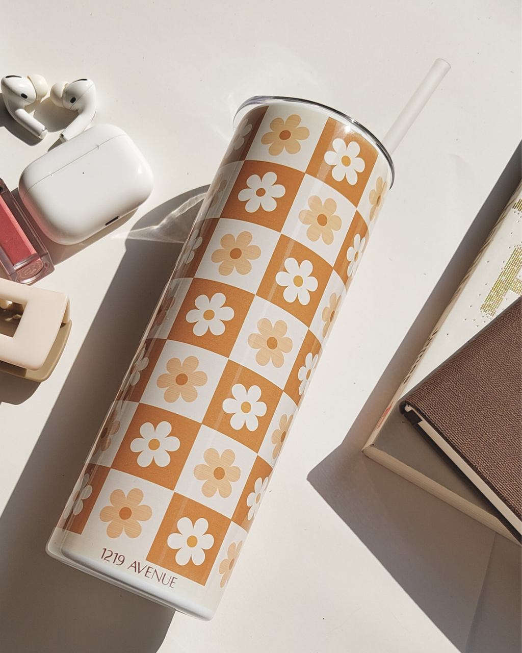 Colossal Tumbler 700ml with Straw | Daisy Dreamer All Over Print| Double Walled Insulated Tumbler 7-8 hrs