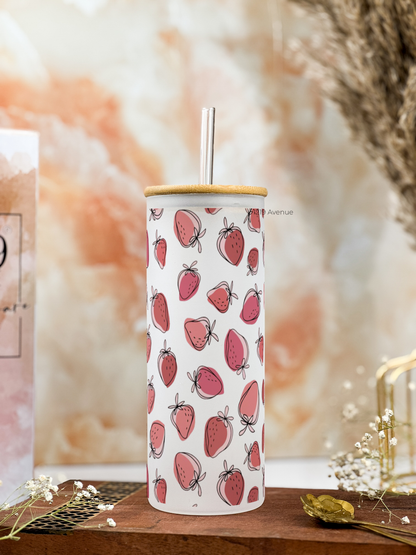 Frosted Grande Sipper 650ml| Fraise Charm Print| 20oz Tall Tumbler with Straw and Lid