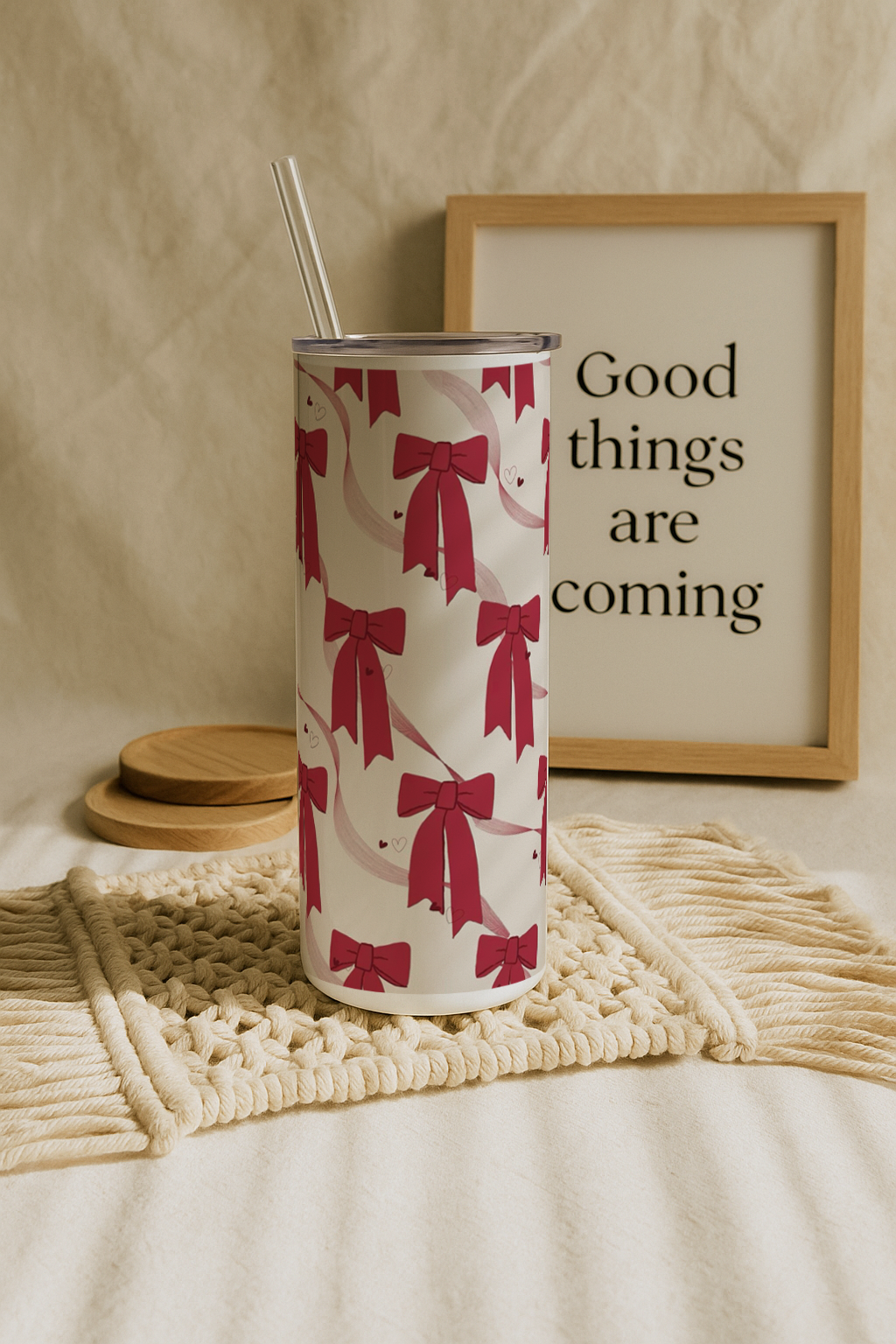 Colossal Tumbler 700ML with Straw| Merry bows Print |Double Walled Insulated Tumbler 7-8 hrs