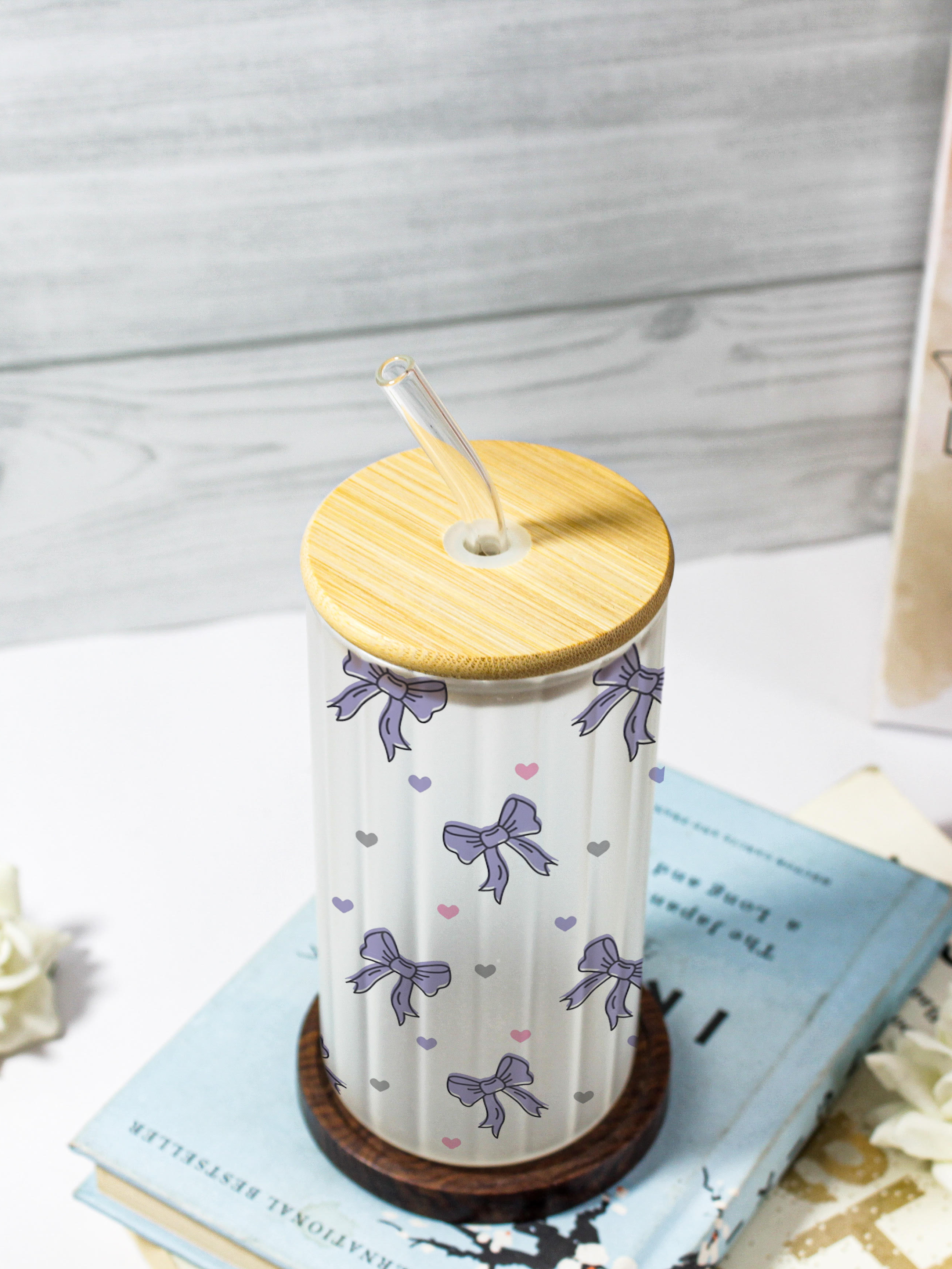 Frosted Ripple Taille Sipper 500ml| Lilac Bows Print | 18oz Ripple Frosted Glass Tumbler with lid and straw