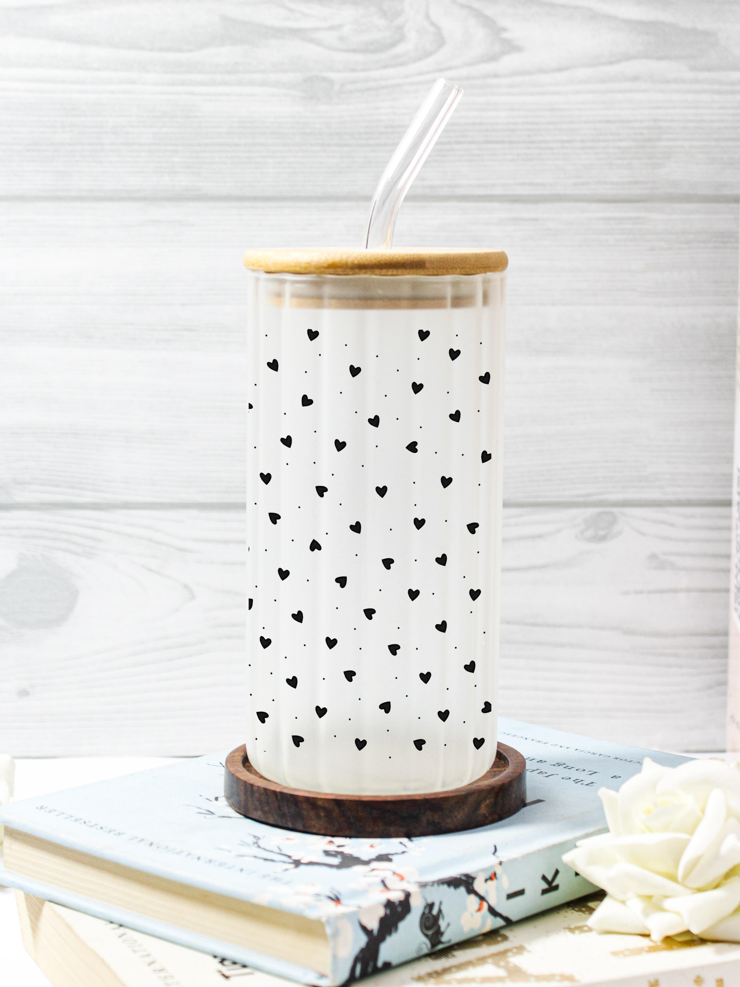 Frosted Ripple Taille Sipper 500ml| Petite Hearts All Over Print | 18oz Ripple Frosted Glass Tumbler with lid and straw