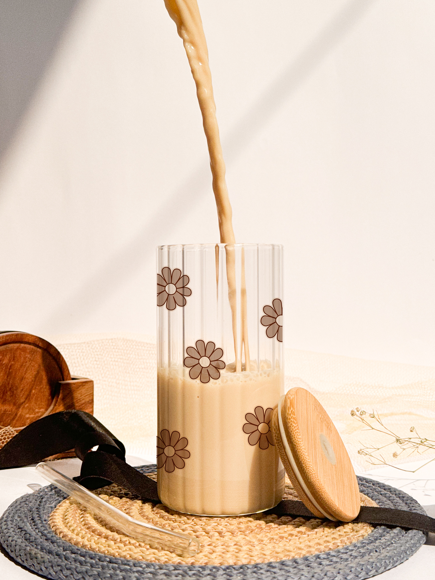 Ripple Taille Sipper 500ml| Brown Flower All Over Print | 18oz Ripple Glass Tumbler with lid and straw