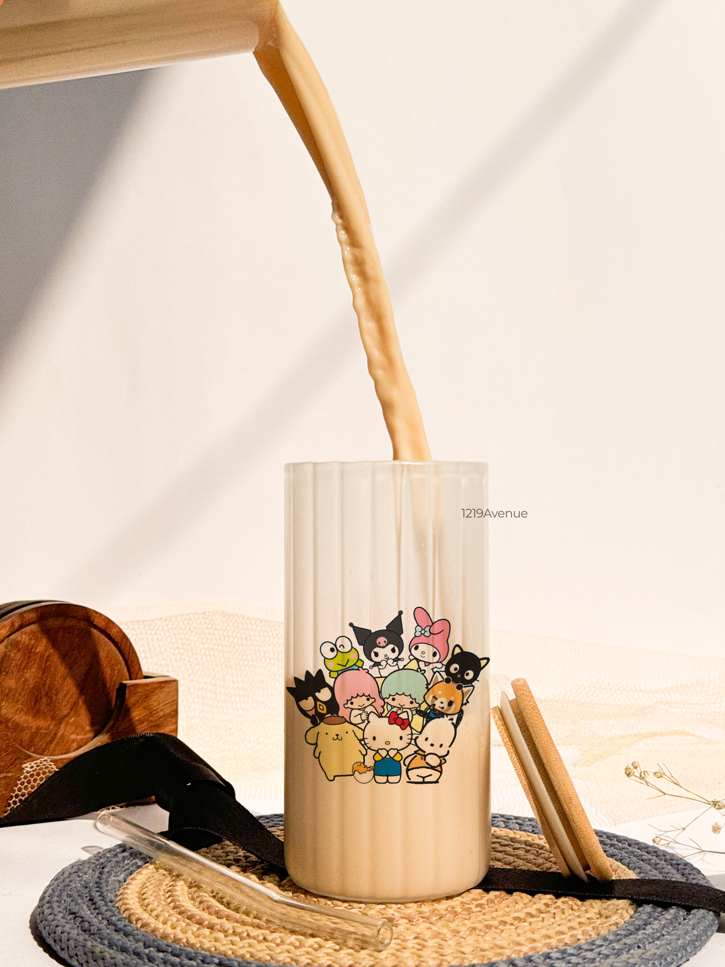 Frosted Ripple Taille Sipper 500ml| Sanrio Print | 18oz Ripple Frosted Glass Tumbler with lid and straw