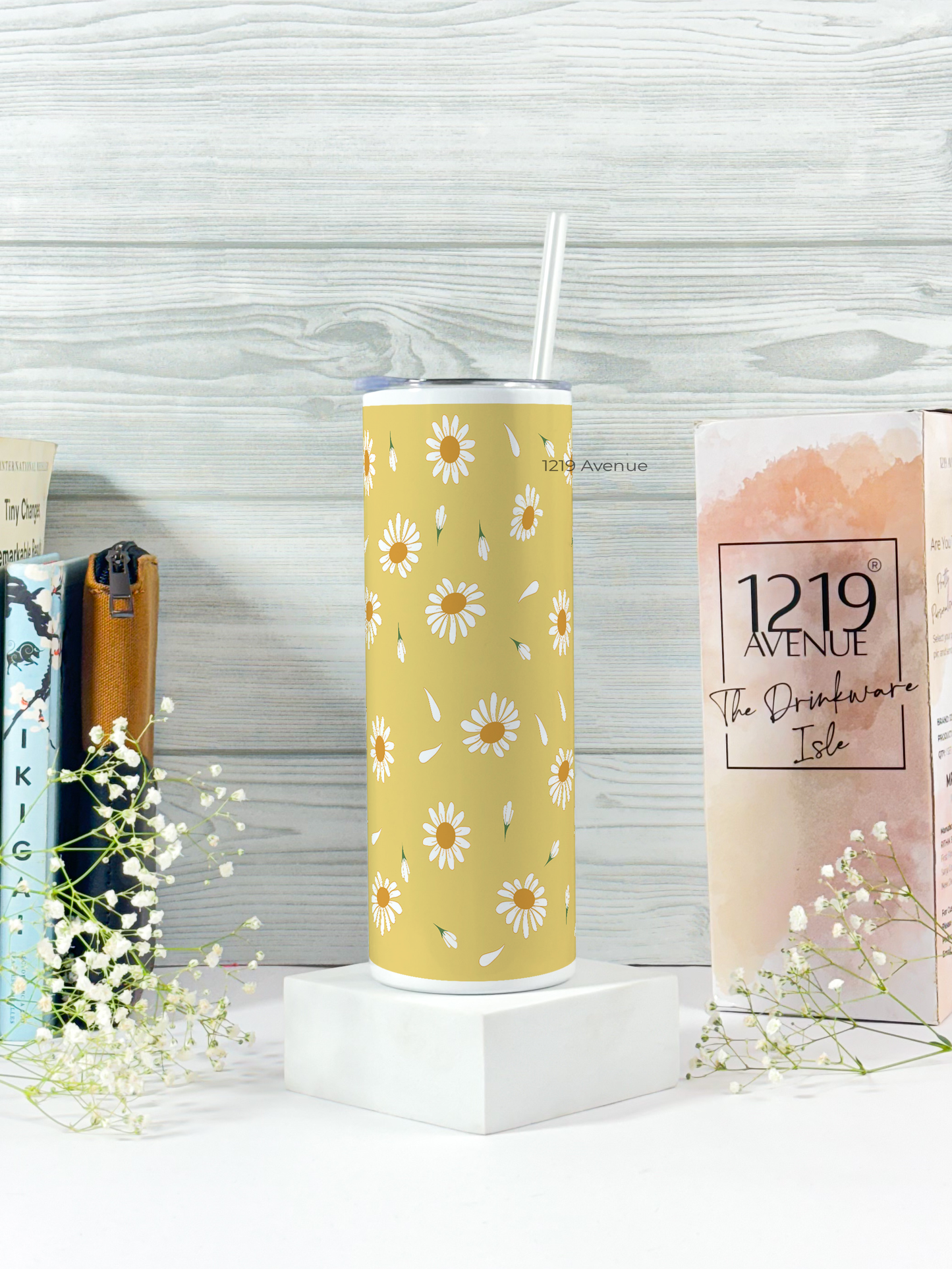Colossal Tumbler 750ML with straw| Meadow of Daisy Print |Double Walled Insulated Tumbler
