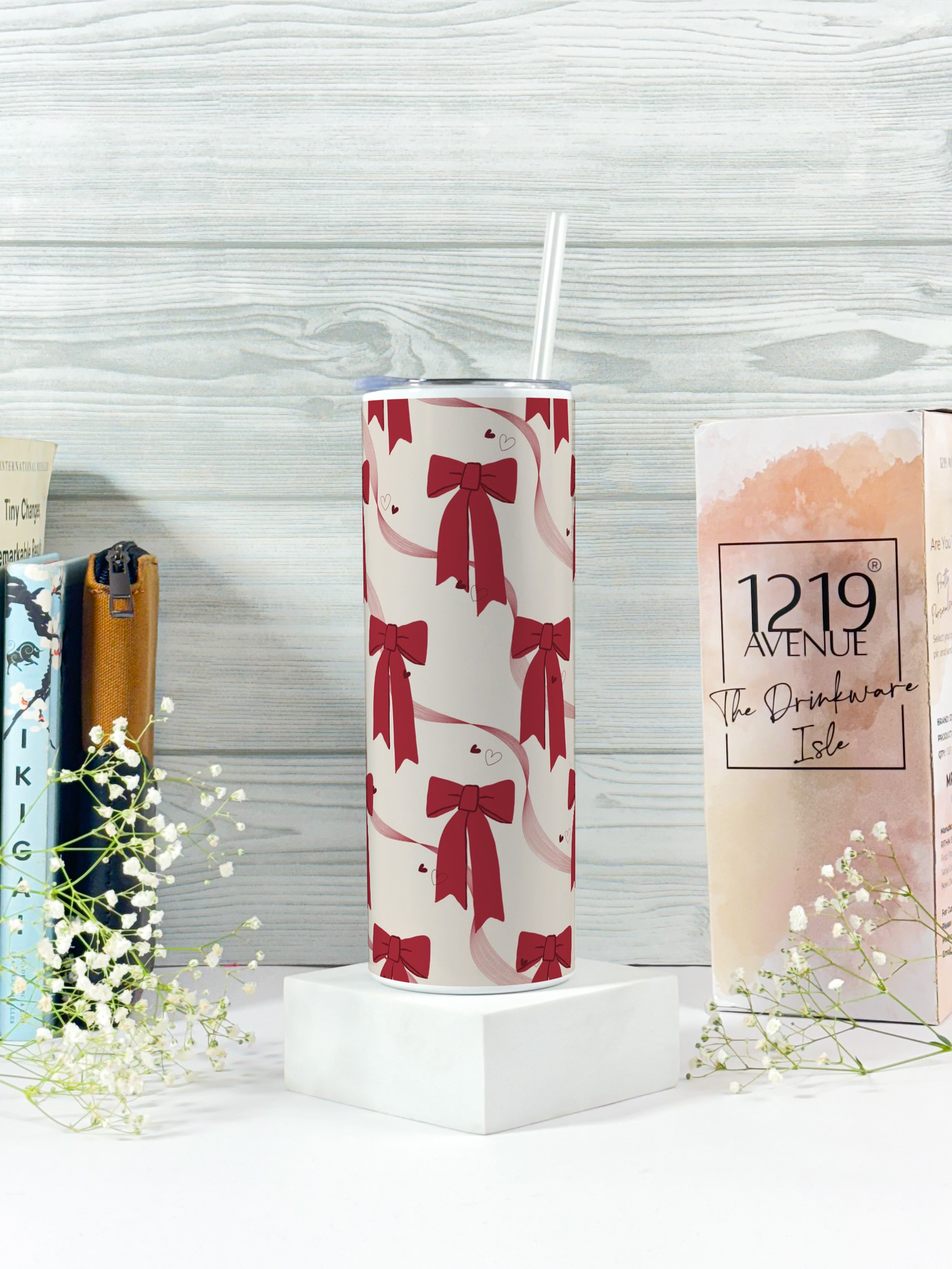 Colossal Tumbler 750ML with straw| Merry bows Print |Double Walled Insulated Tumbler
