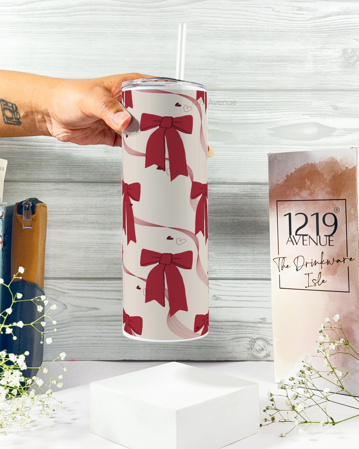 Colossal Tumbler 750ML with straw| Merry bows Print |Double Walled Insulated Tumbler