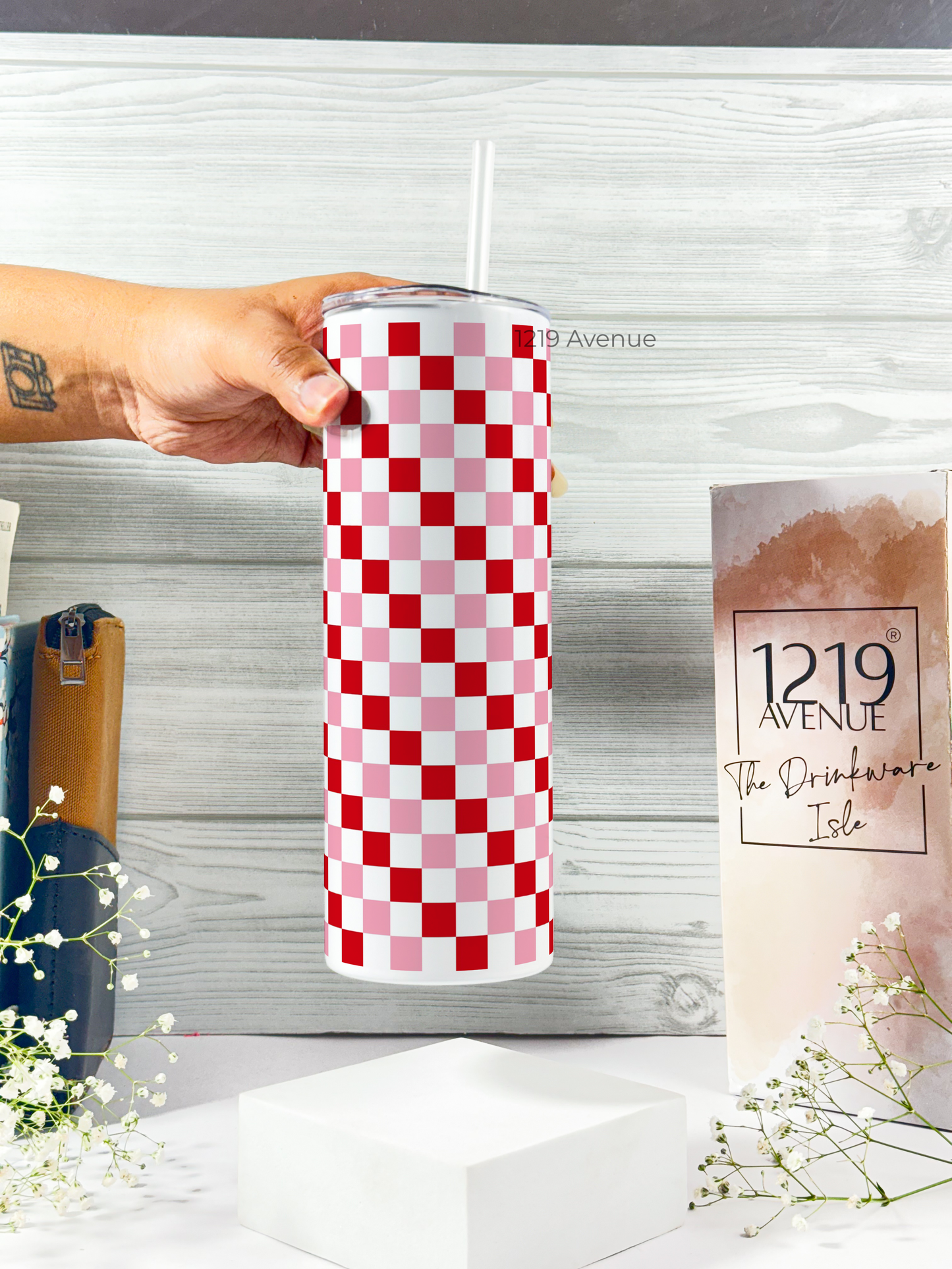 Colossal Tumbler 700ML with Silicon Straw| Double Checks Print |Double Walled Insulated Tumbler 7-8 hrs