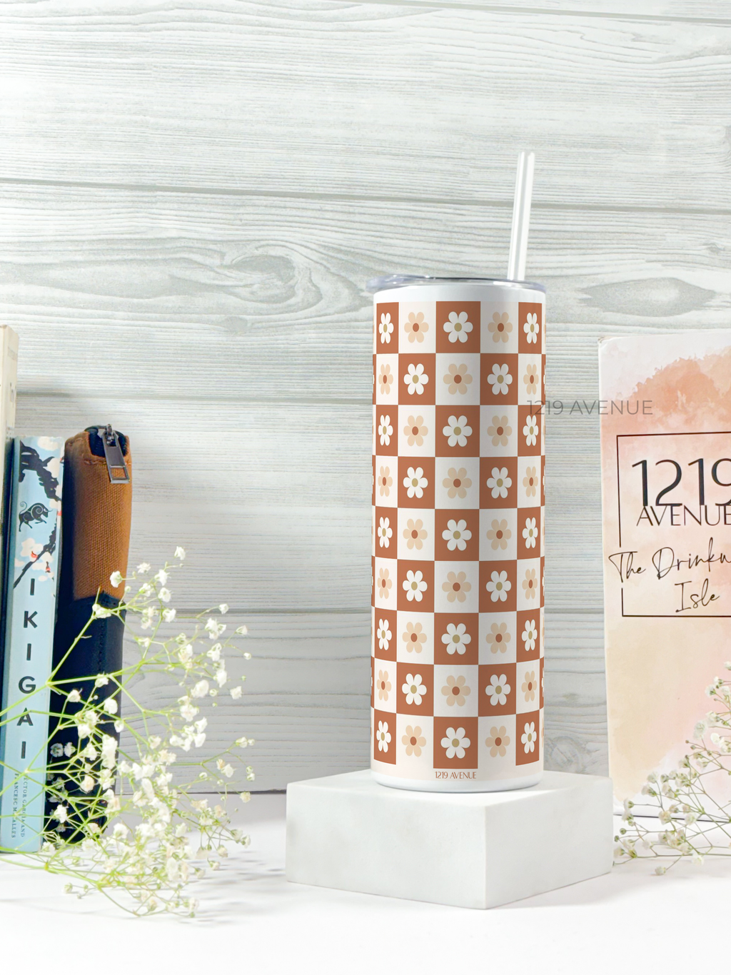 Colossal Tumbler 700ml with Straw | Daisy Dreamer All Over Print| Double Walled Insulated Tumbler 7-8 hrs