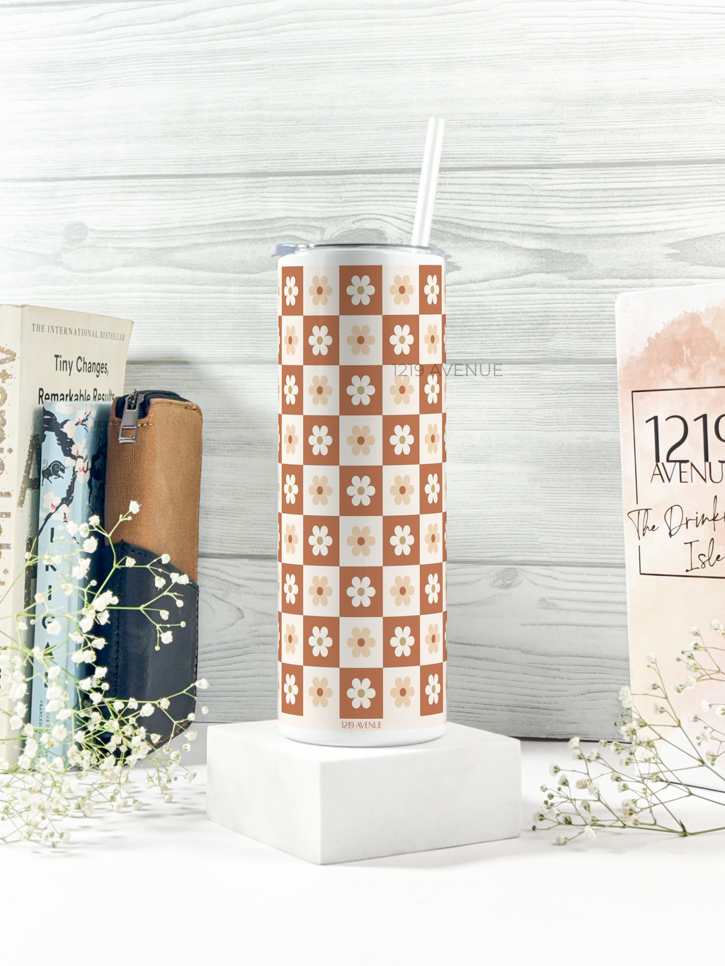 Colossal Tumbler 700ml with Straw | Daisy Dreamer All Over Print| Double Walled Insulated Tumbler 7-8 hrs