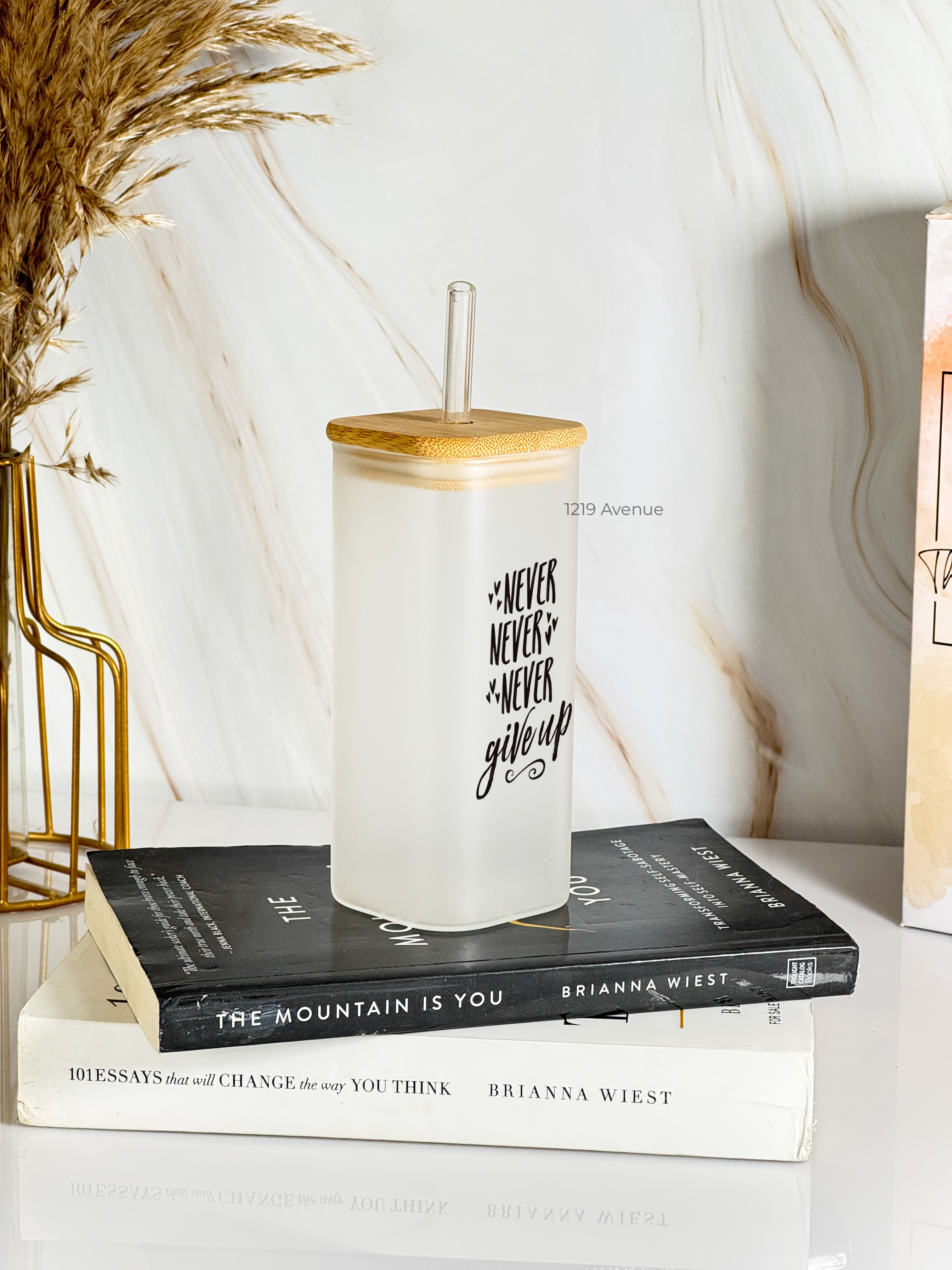 Squaro Sipper 450ml| Never Give Up Design| Permanent Prints| Coffee Glass Tumbler with straw and lid