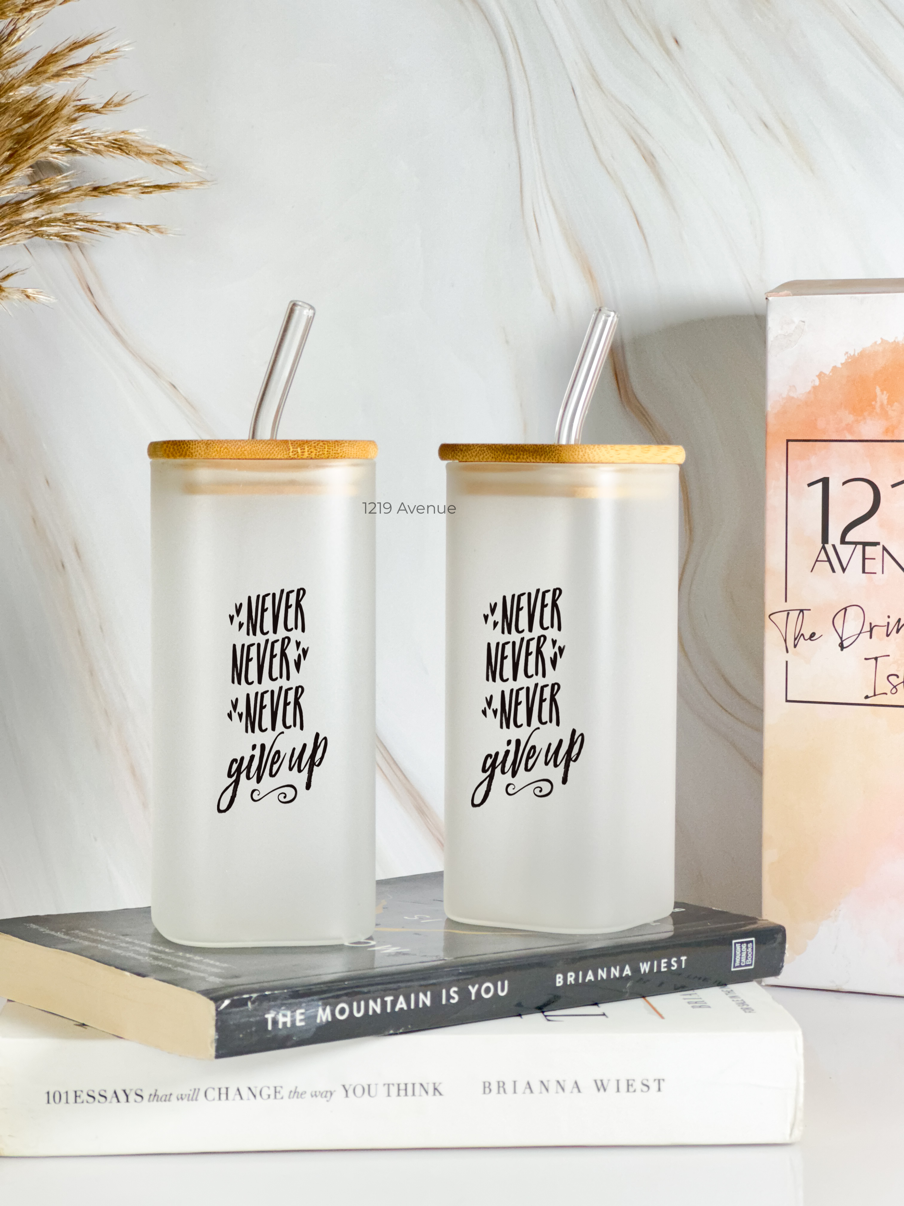 Squaro Sipper 450ml| Never Give Up Design| Permanent Prints| Coffee Glass Tumbler with straw and lid
