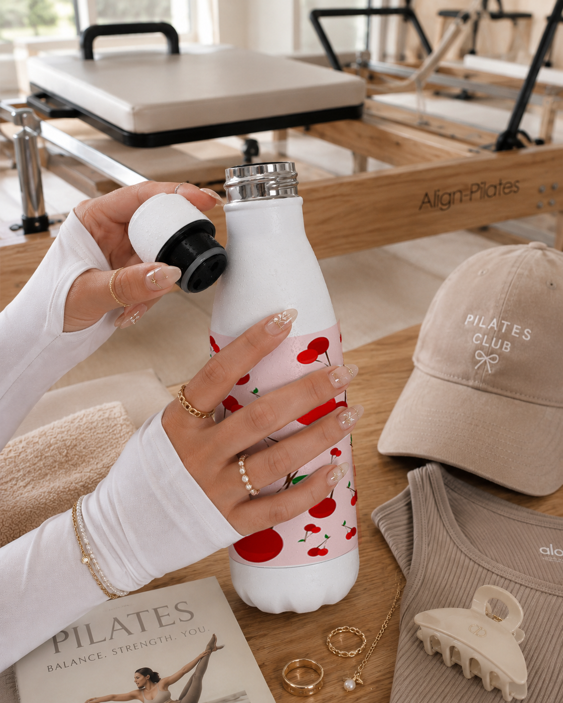 Aarkeo Double Walled Stainless Steel Water Bottle 550ml | Cherry Cottage Print | Insulated Leakproof Hot & Cold Bottle for Office, Gym & Travel 1219 Avenue
