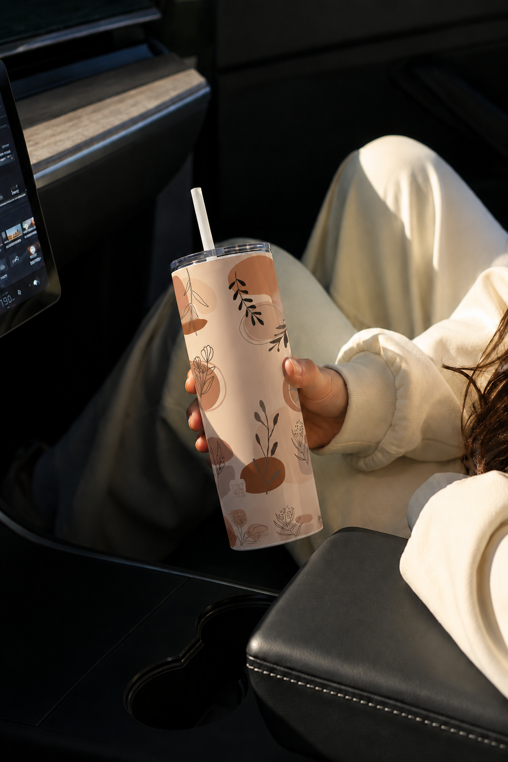Colossal Tumbler 700ML with Straw| Artisan Vibes Print |Double Walled Insulated Tumbler 7-8 hrs 1219 Avenue