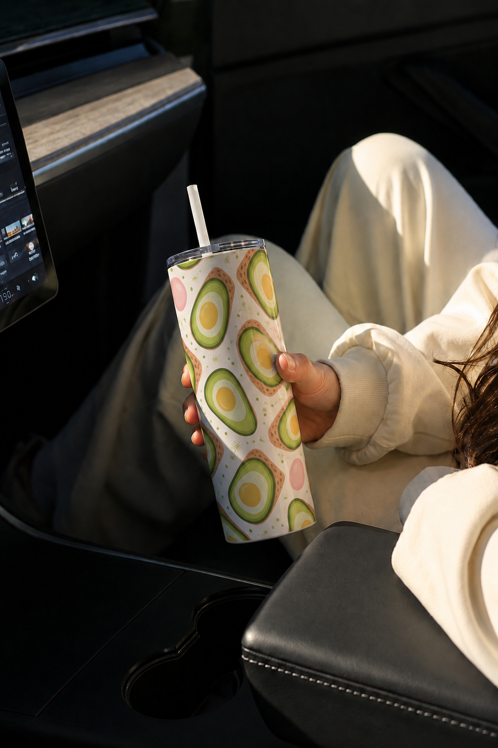 Colossal Tumbler 700ML with Straw| Avobae Print |Double Walled Insulated Tumbler 7-8 hrs 1219 Avenue