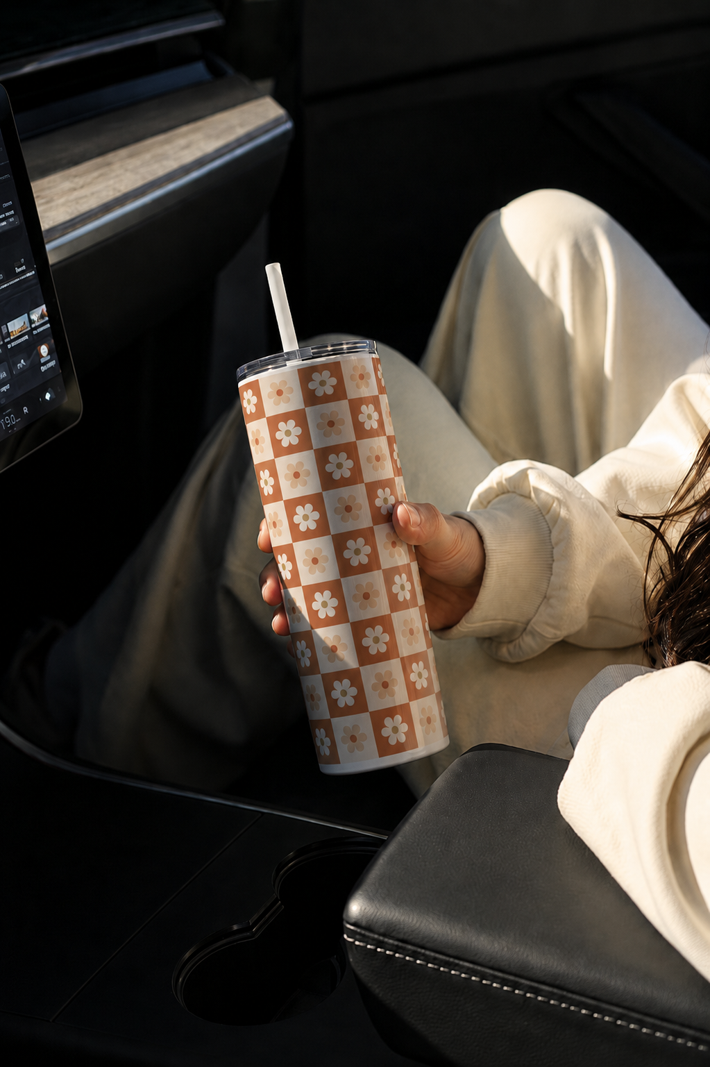 Colossal Tumbler 700ml with Straw | Daisy Dreamer All Over Print| Double Walled Insulated Tumbler 7-8 hrs 1219 Avenue