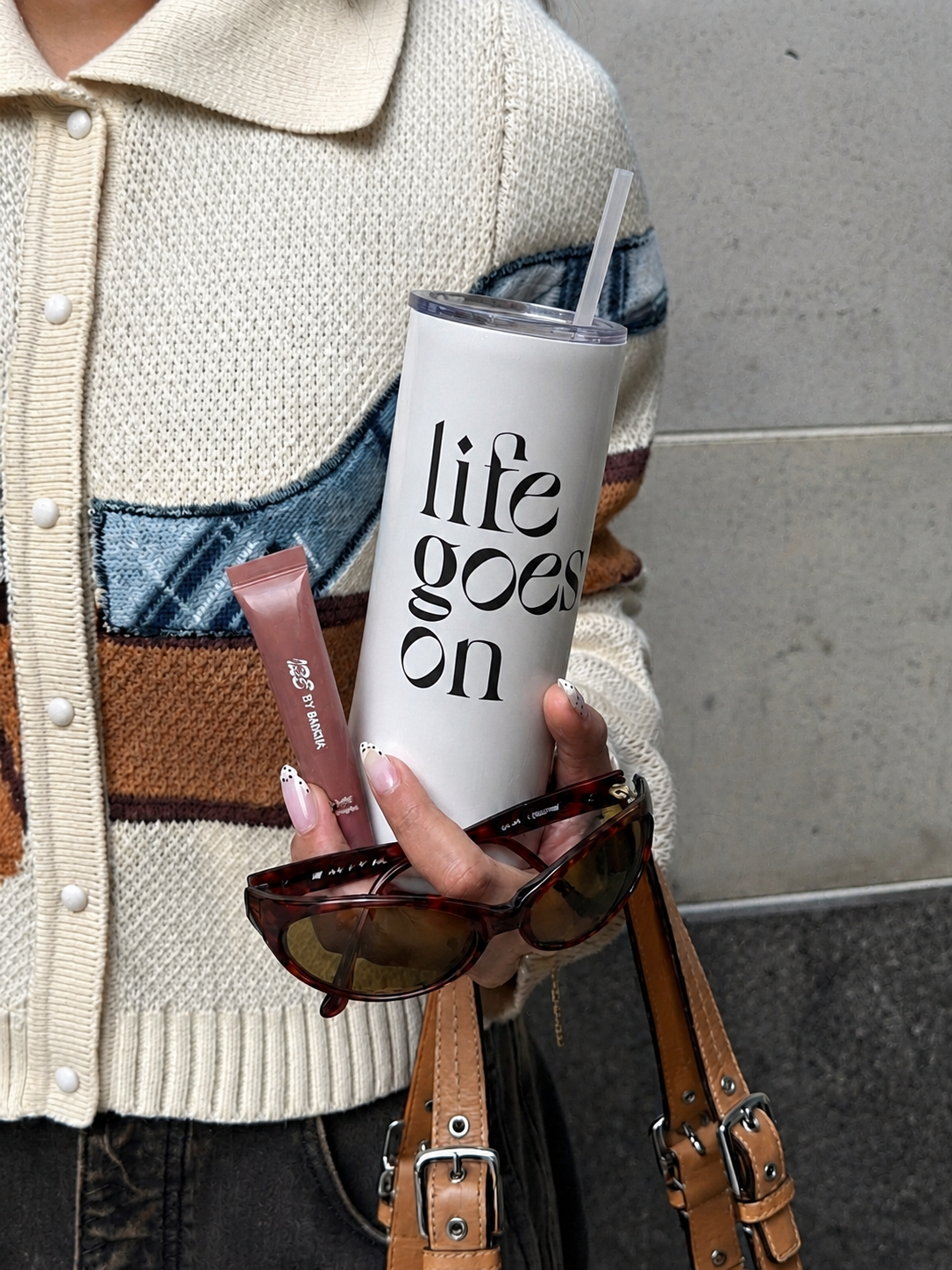 Colossal Tumbler 700ML with Straw| Life Goes On Print |Double Walled Insulated Tumbler 7-8 hrs 1219 Avenue