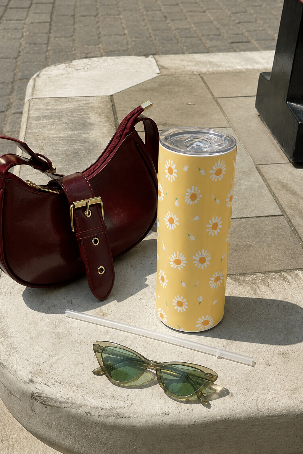 Colossal Tumbler 700ml with Straw | Meadow of Daisy Print| Double Walled Insulated Tumbler 7-8 hrs 1219 Avenue