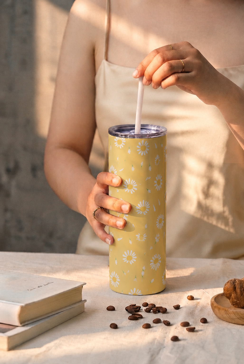 Colossal Tumbler 700ml with Straw | Meadow of Daisy Print| Double Walled Insulated Tumbler 7-8 hrs 1219 Avenue