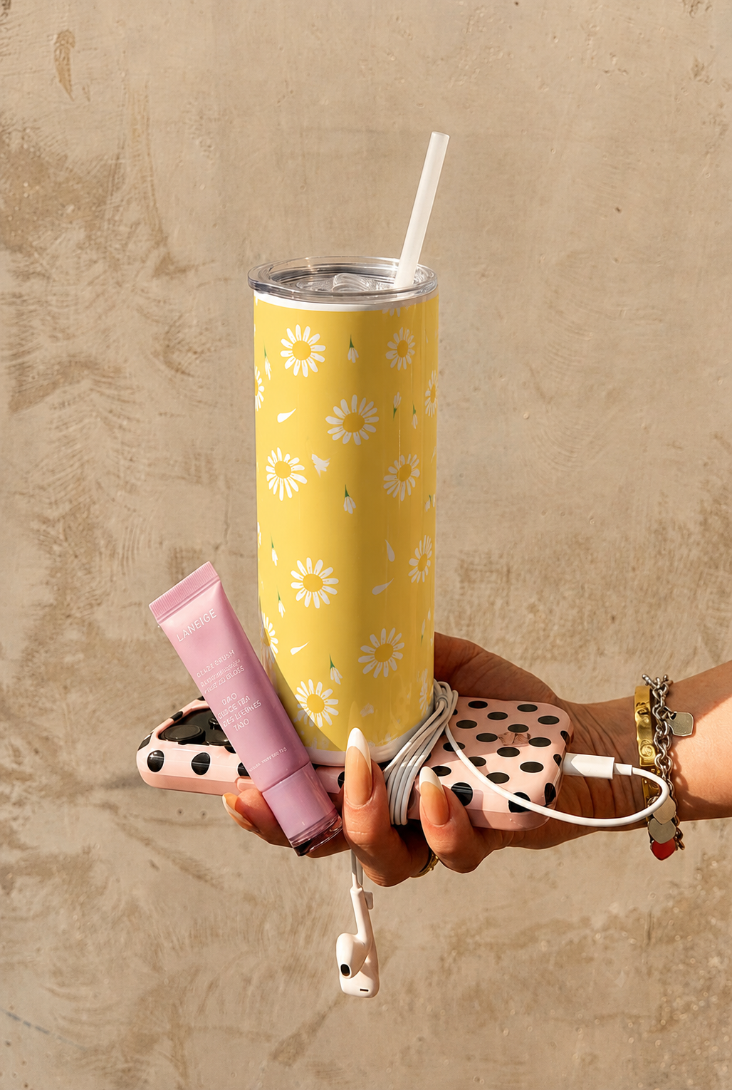 Colossal Tumbler 700ml with Straw | Meadow of Daisy Print| Double Walled Insulated Tumbler 7-8 hrs 1219 Avenue