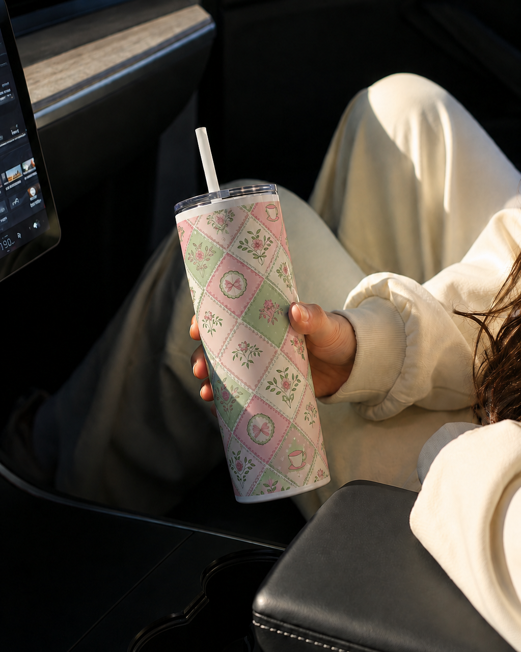 Colossal Tumbler 700ML with Straw | Pastel Parlour Print | Double Walled Insulated Hot & Cold Tumbler 7–8 Hours 1219 Avenue