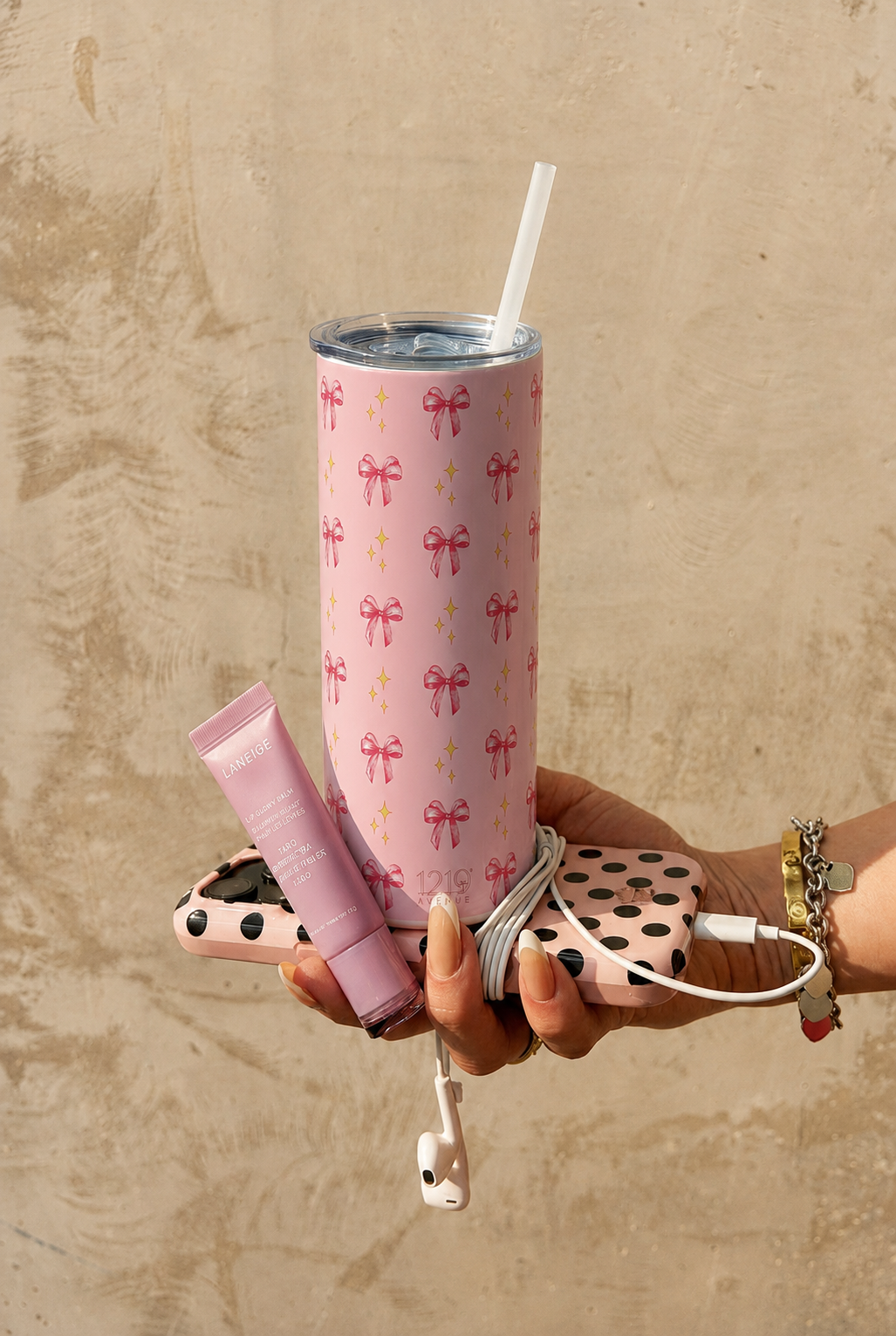 Colossal Tumbler 700ML with Straw| Sparkles And Bows All Over Print |Double Walled Insulated Tumbler 7-8 hrs 1219 Avenue