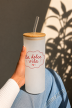 Frosted Grande Sipper 650ml| Dois Romance Print| 20oz Tall Tumbler with Straw and Lid 1219 Avenue