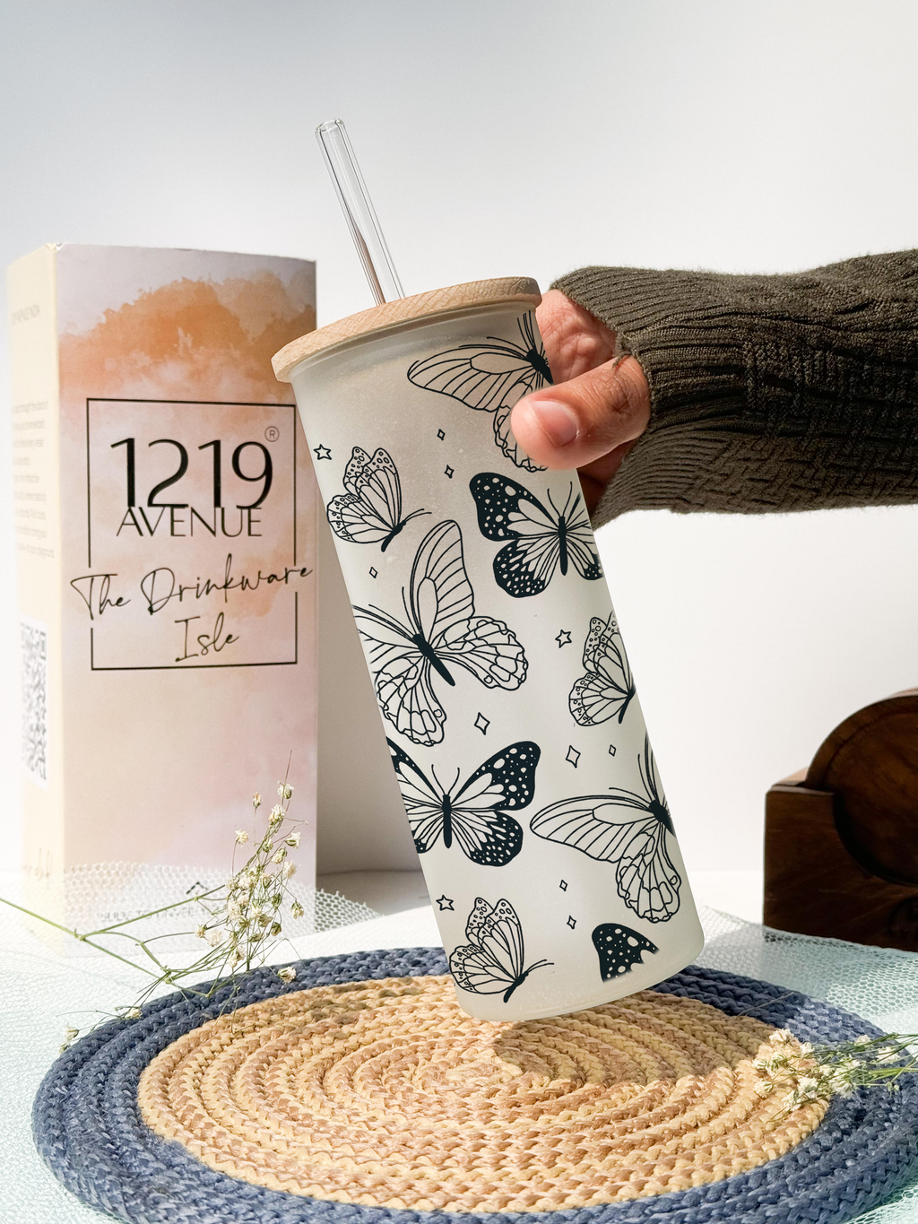 Frosted Grande Sipper 650ml| Papillon Flutter Print| 20oz Tall Tumbler with Straw and Lid 1219 Avenue India