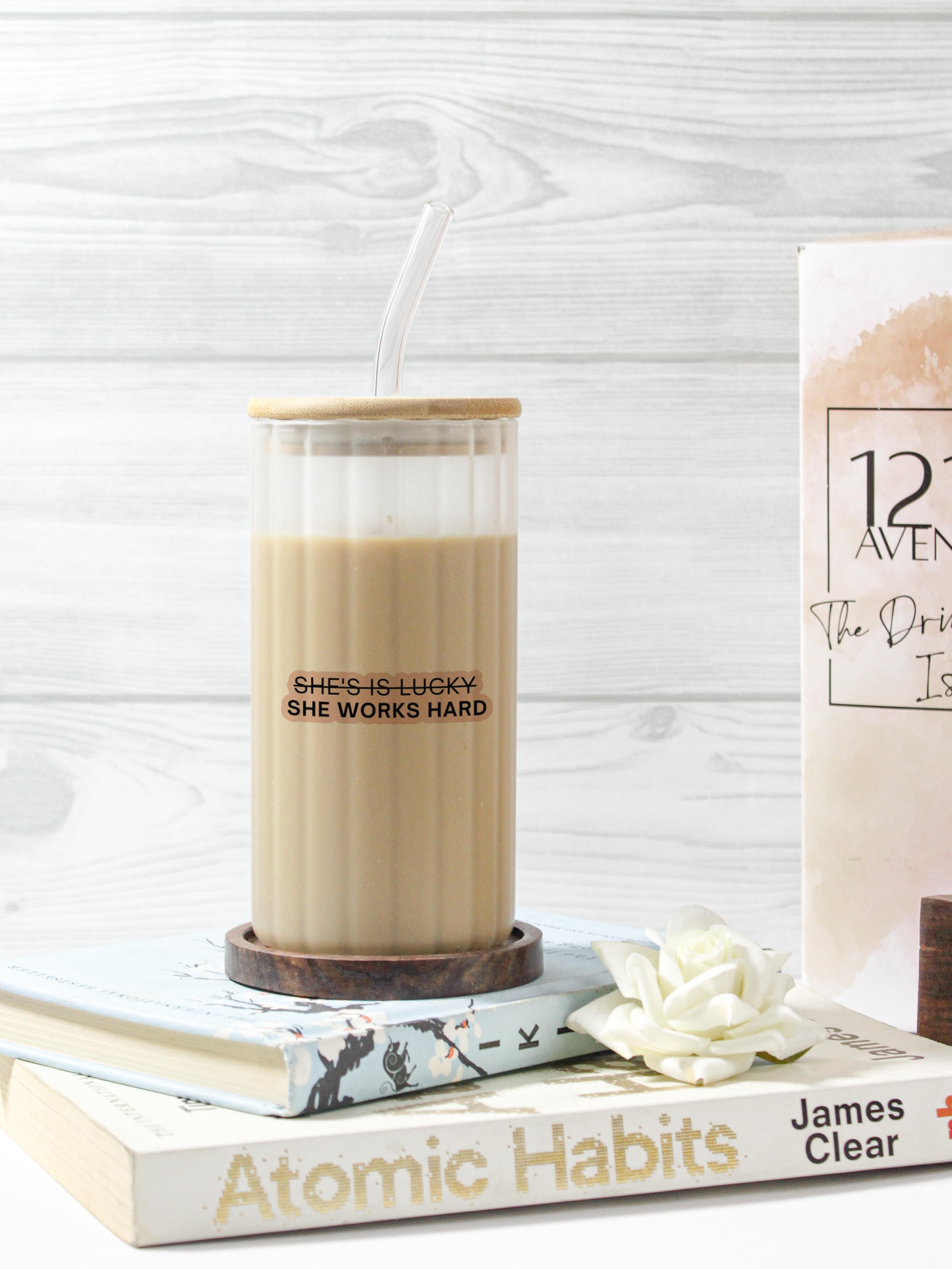 Frosted Ripple Taille Sipper 500ml| She Works Hard Print | 18oz Ripple Frosted Glass Tumbler with lid and straw 1219 Avenue India