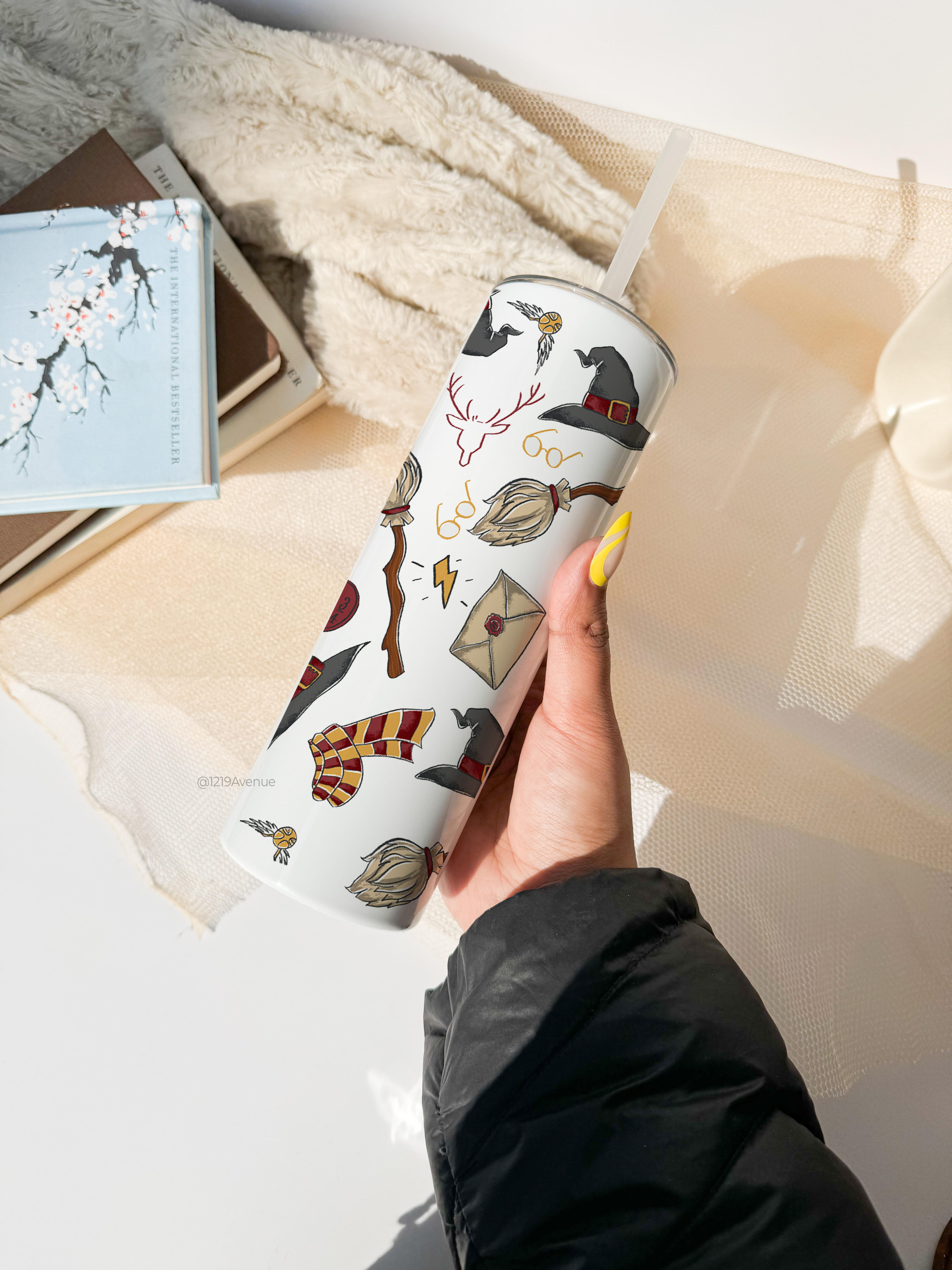 Colossal Tumbler 700ml with Straw | Cute H.P All Over Print| Double Walled Insulated Tumbler 7-8 hrs