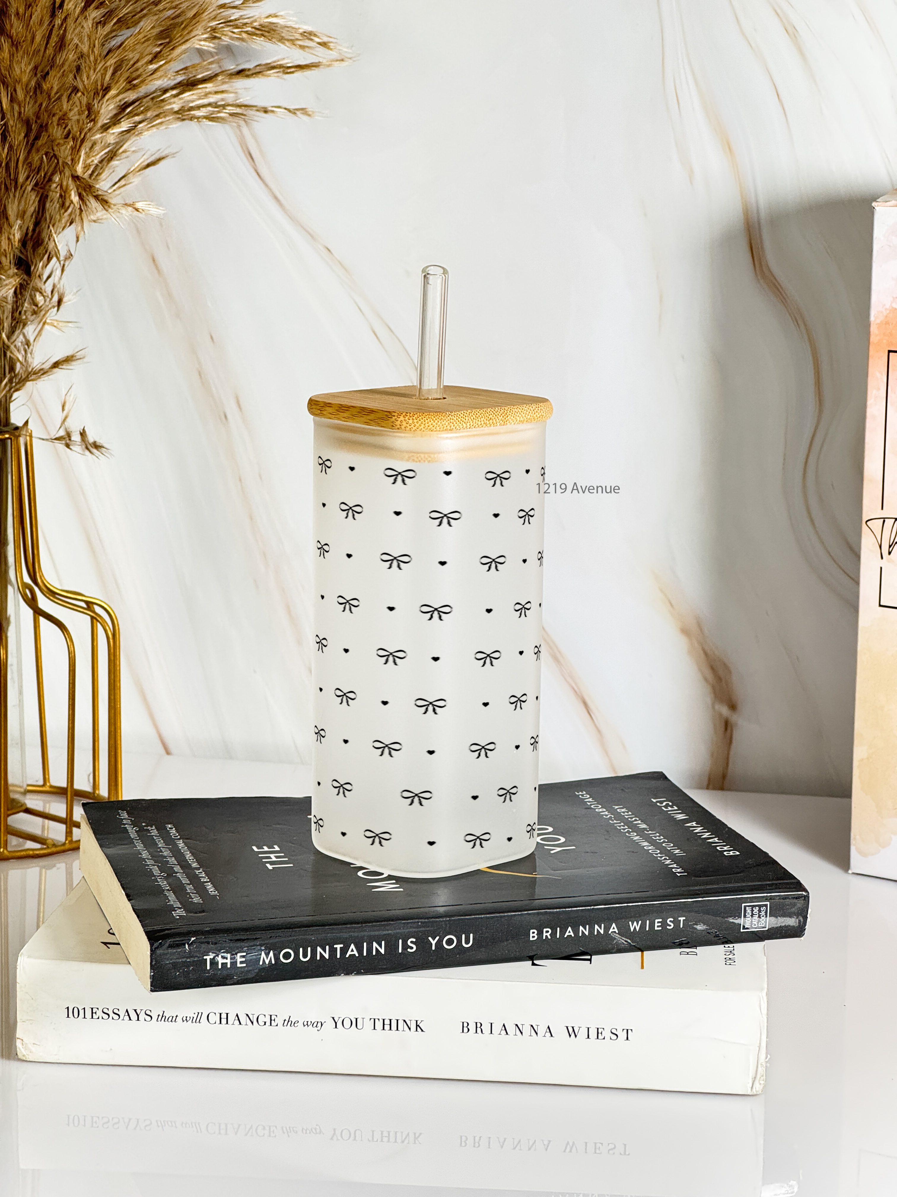 Squaro Sipper 450ml| Bows Design| Permanent Prints| Coffee Glass Tumbler with straw and lid 1219 Avenue