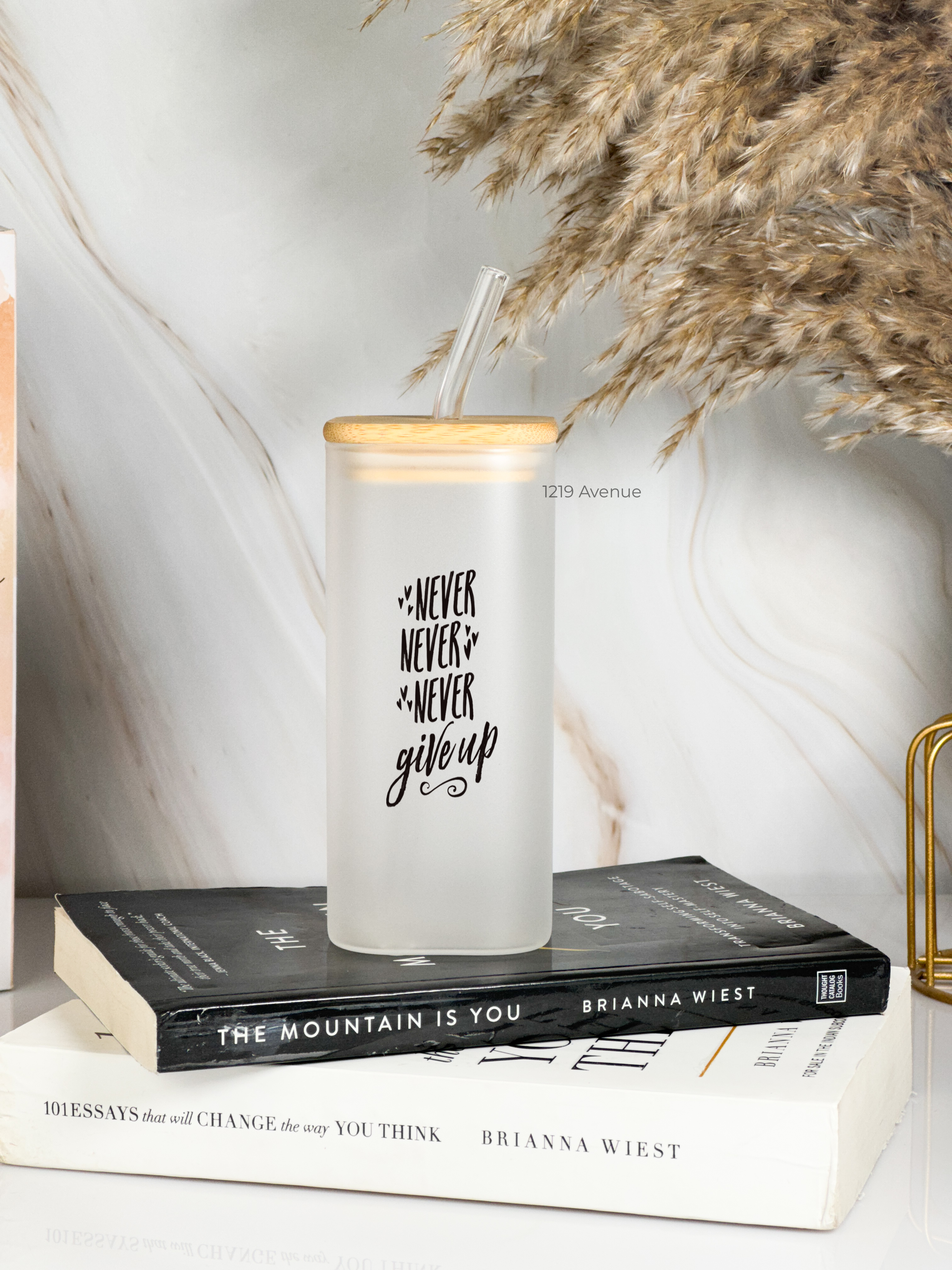 Squaro Sipper 450ml| Never Give Up Design| Permanent Prints| Coffee Glass Tumbler with straw and lid 1219 Avenue