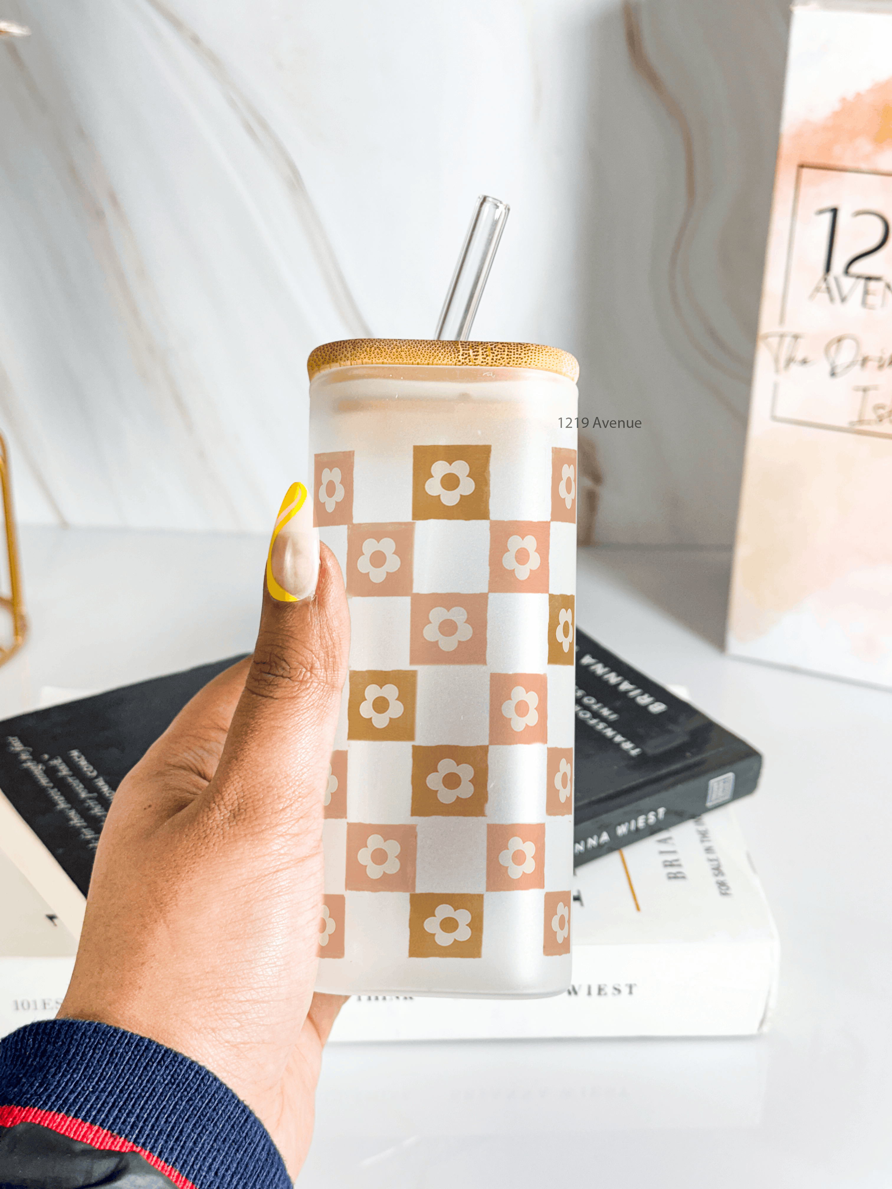 Squaro Sipper 450ml| Sage Daisy Dreamer Design| Permanent Prints| Coffee Glass Tumbler with straw and lid 1219 Avenue