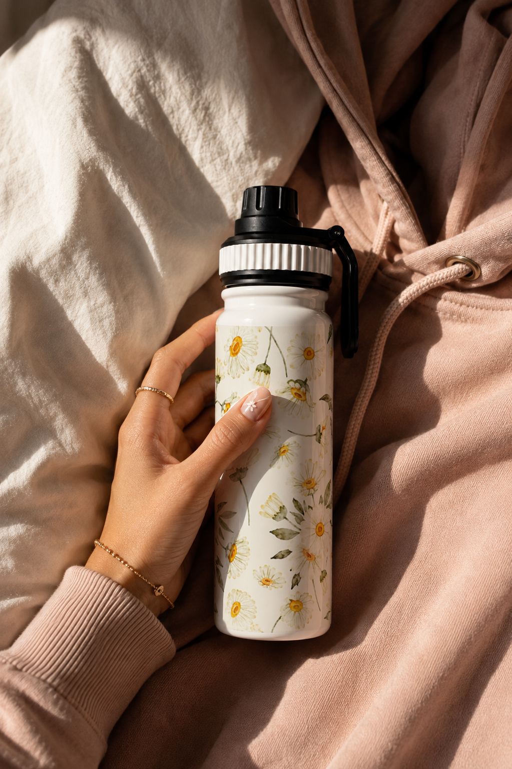 TANK-Sip™ Insulated Water Bottle | 950ml / 32oz | Double-Walled | Daisy Honeyveil 1219 Avenue